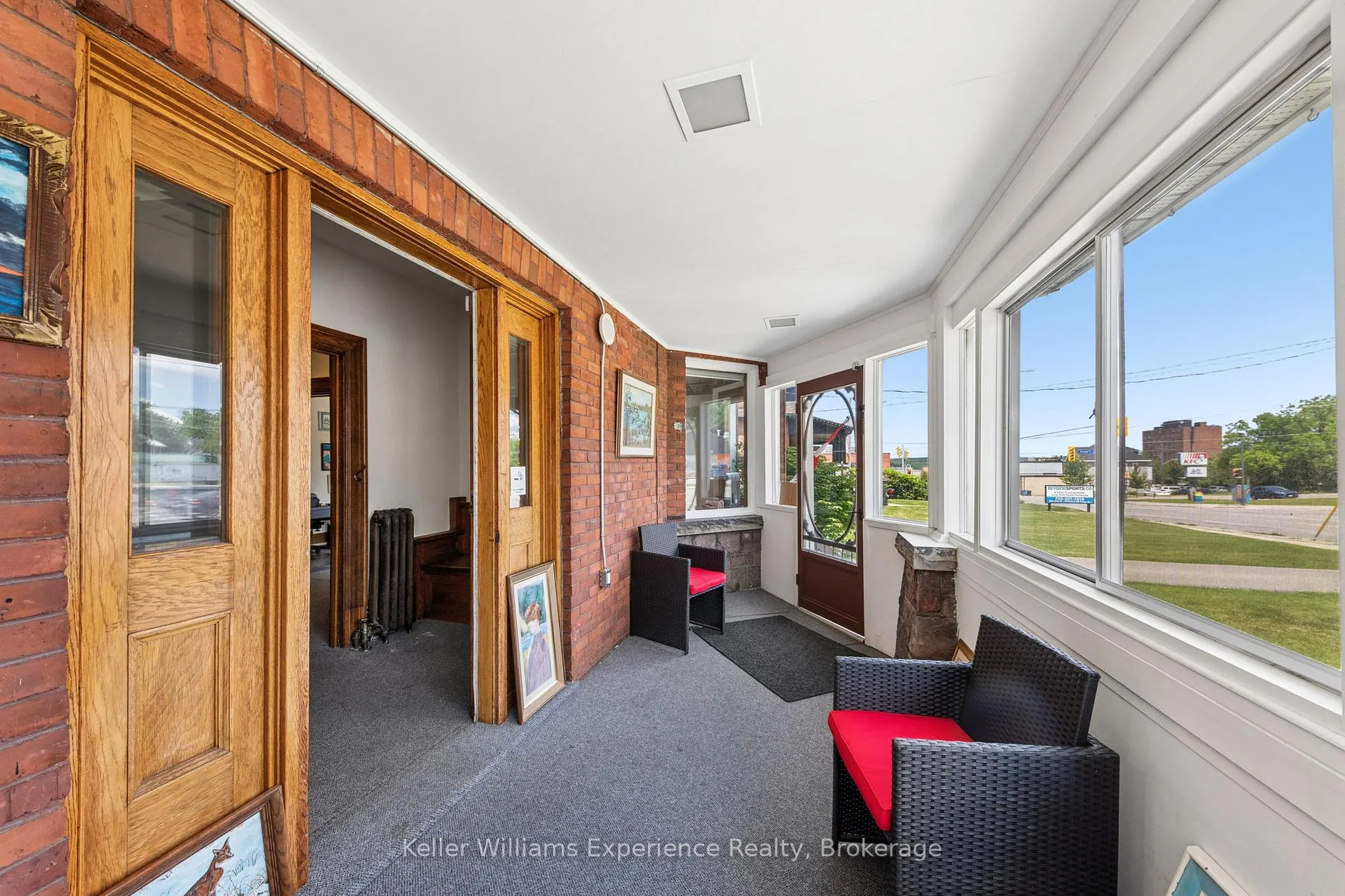Photo 4 of 390 King Street, Midland — HOMEH