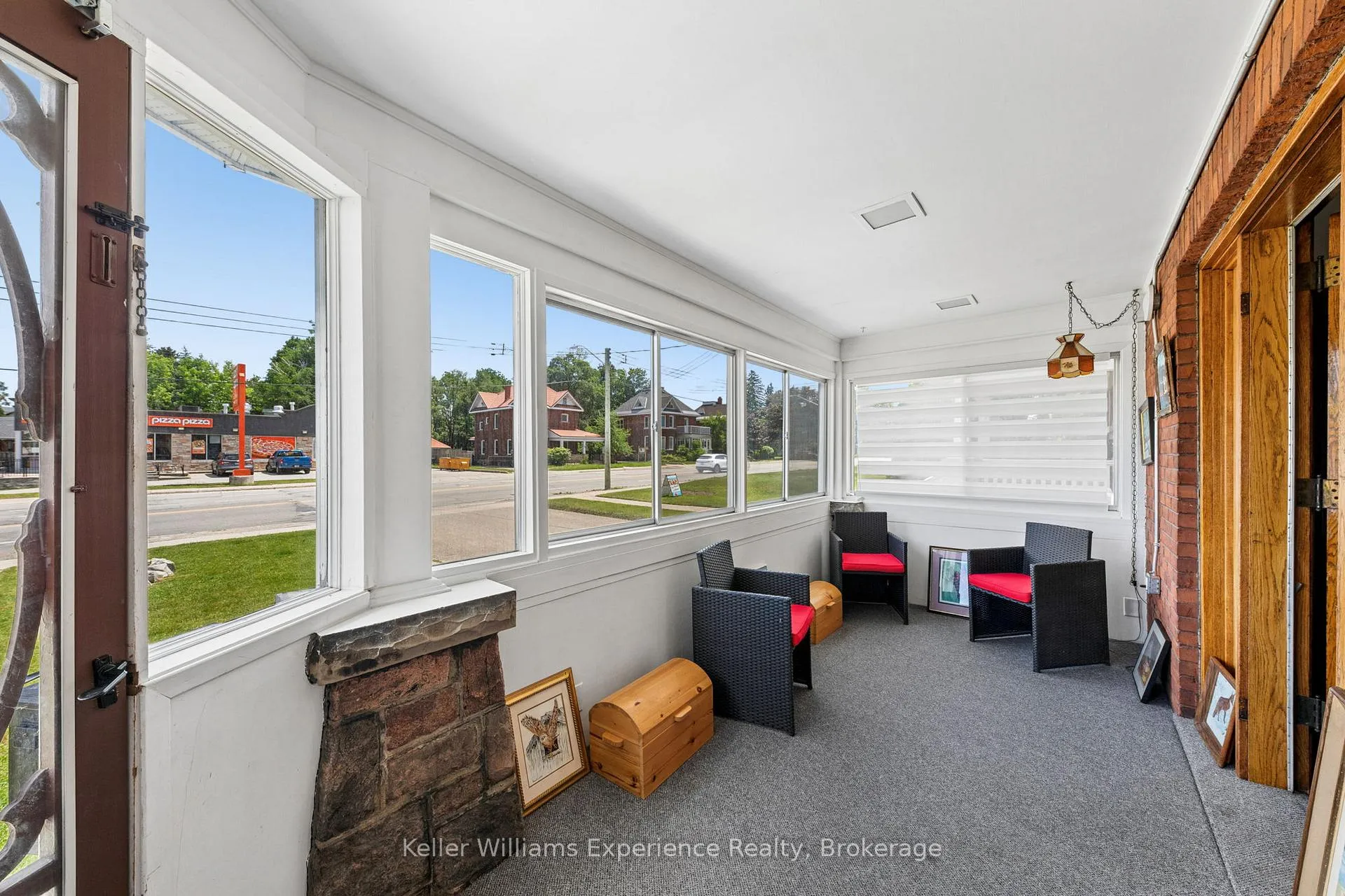 Photo 5 of 390 King Street, Midland — HOMEH
