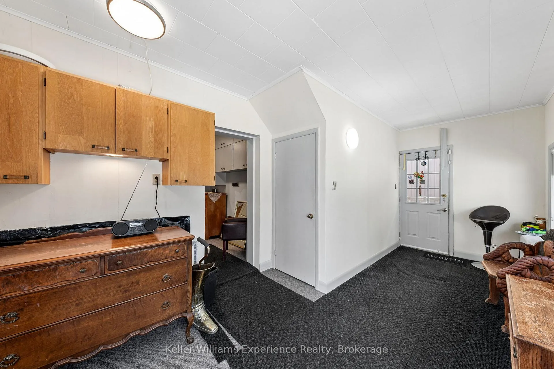 Photo 10 of 390 King Street, Midland — HOMEH