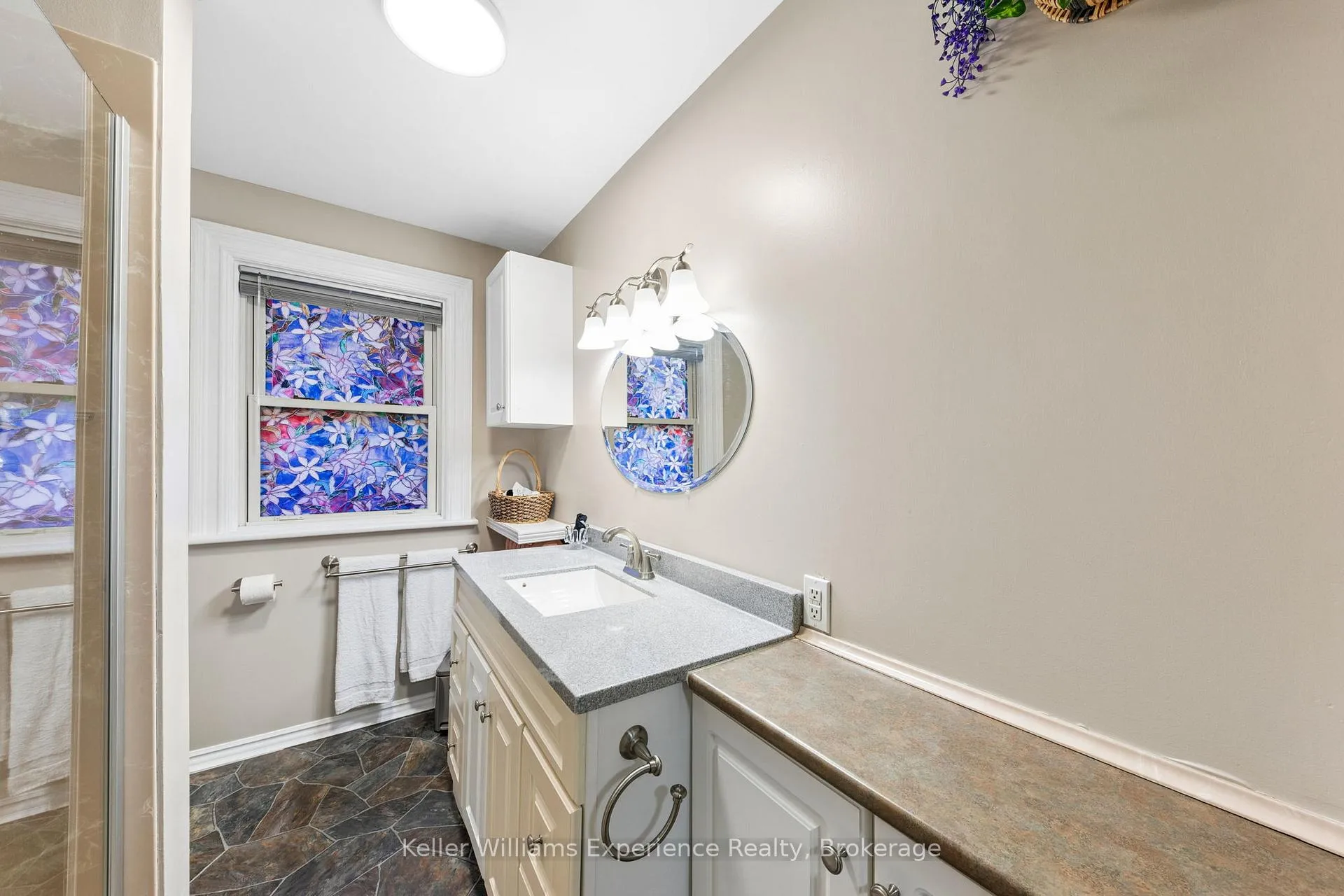 Photo 12 of 390 King Street, Midland — HOMEH