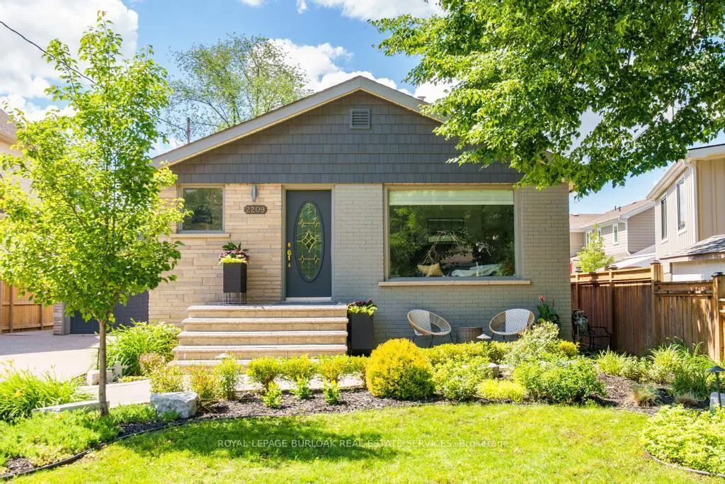 Photo 1 of 2209 Caroline Street, Burlington, Brant — HOMEH