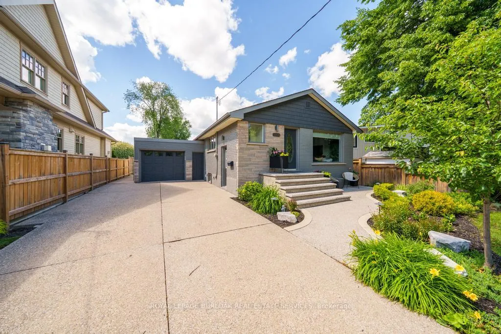 Photo 3 of 2209 Caroline Street, Burlington, Brant — HOMEH