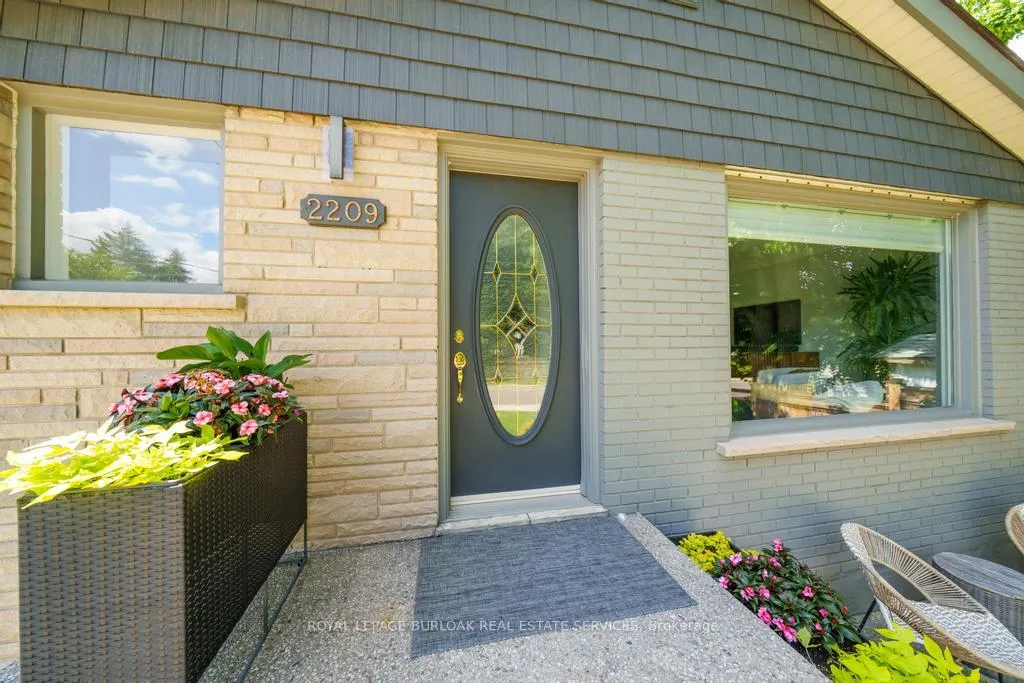 Photo 6 of 2209 Caroline Street, Burlington, Brant — HOMEH