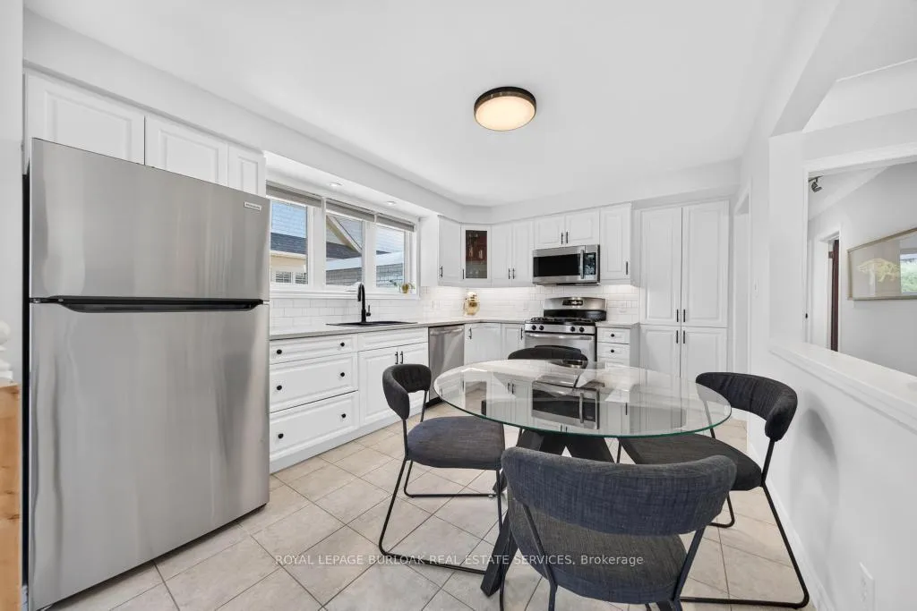 Photo 10 of 2209 Caroline Street, Burlington, Brant — HOMEH