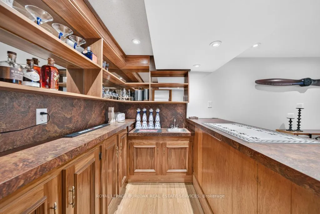Photo 32 of 2209 Caroline Street, Burlington, Brant — HOMEH