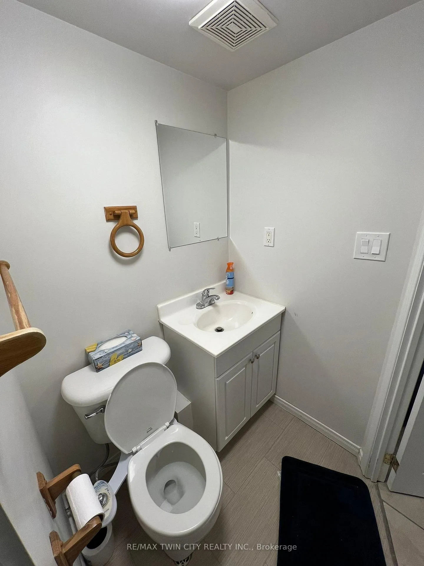 Photo 5 of Unit A5, 211 Veronica Drive, Kitchener, Idlewood — HOMEH