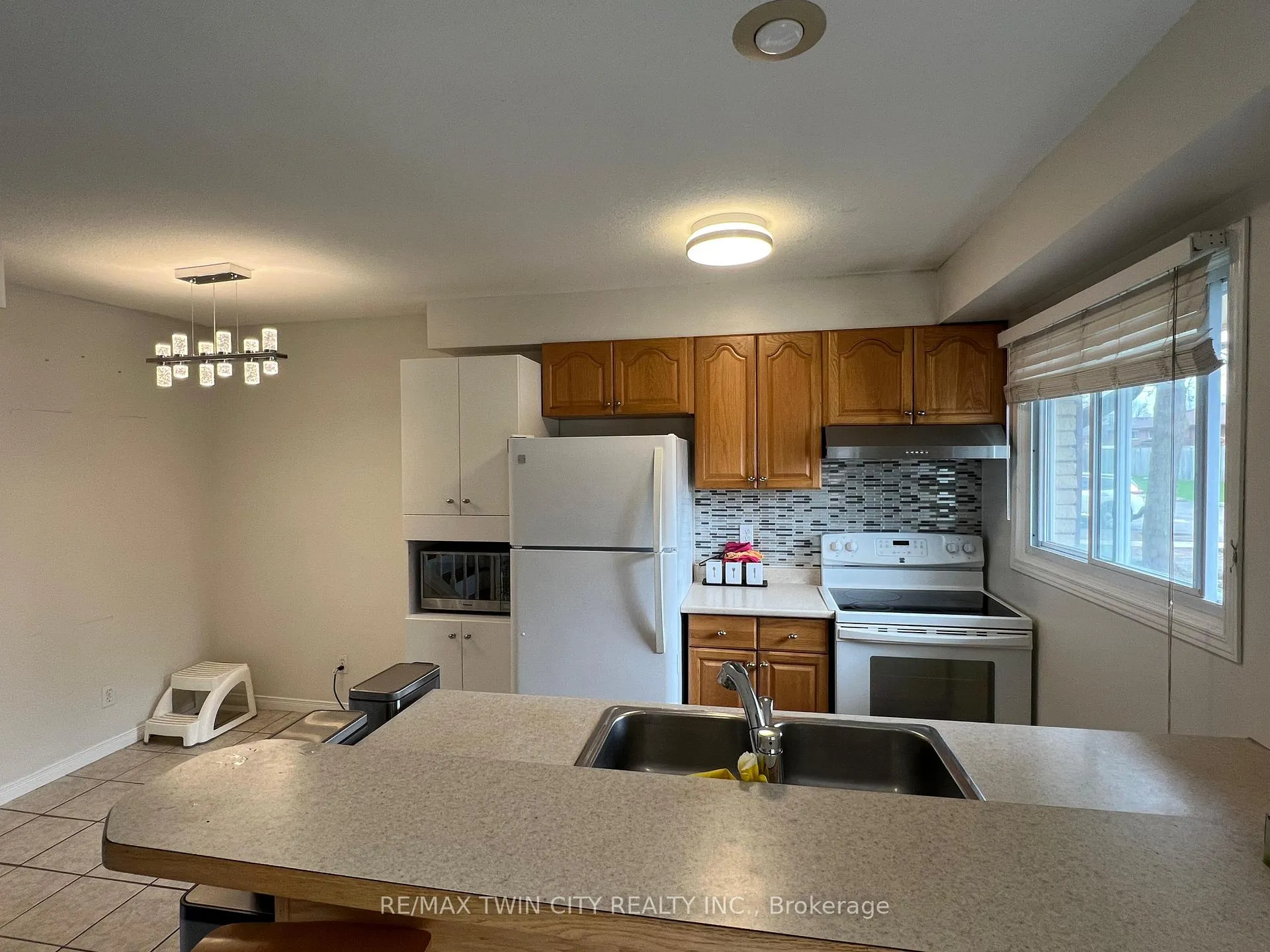 Photo 13 of Unit A5, 211 Veronica Drive, Kitchener, Idlewood — HOMEH