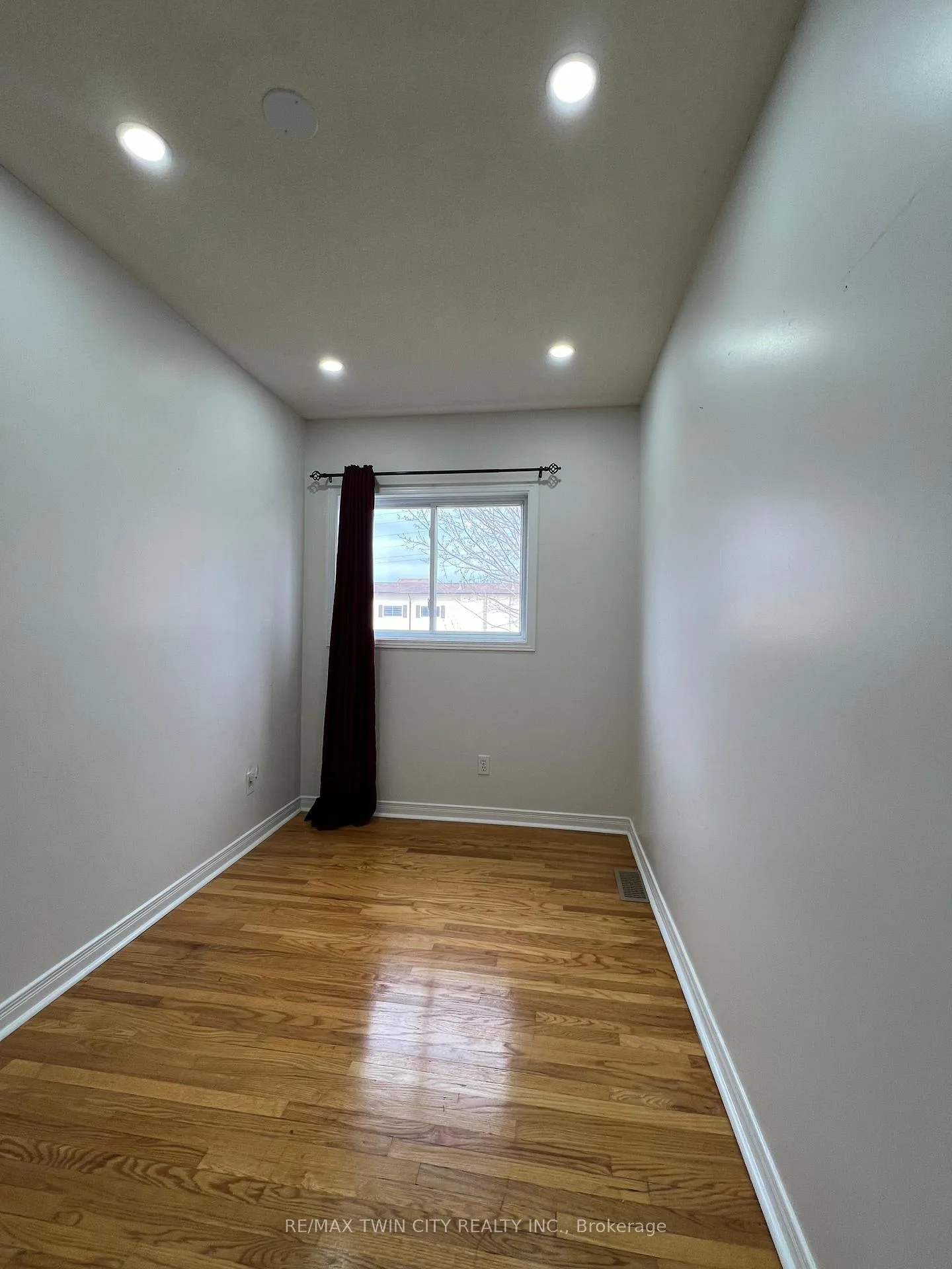 Photo 15 of Unit A5, 211 Veronica Drive, Kitchener, Idlewood — HOMEH