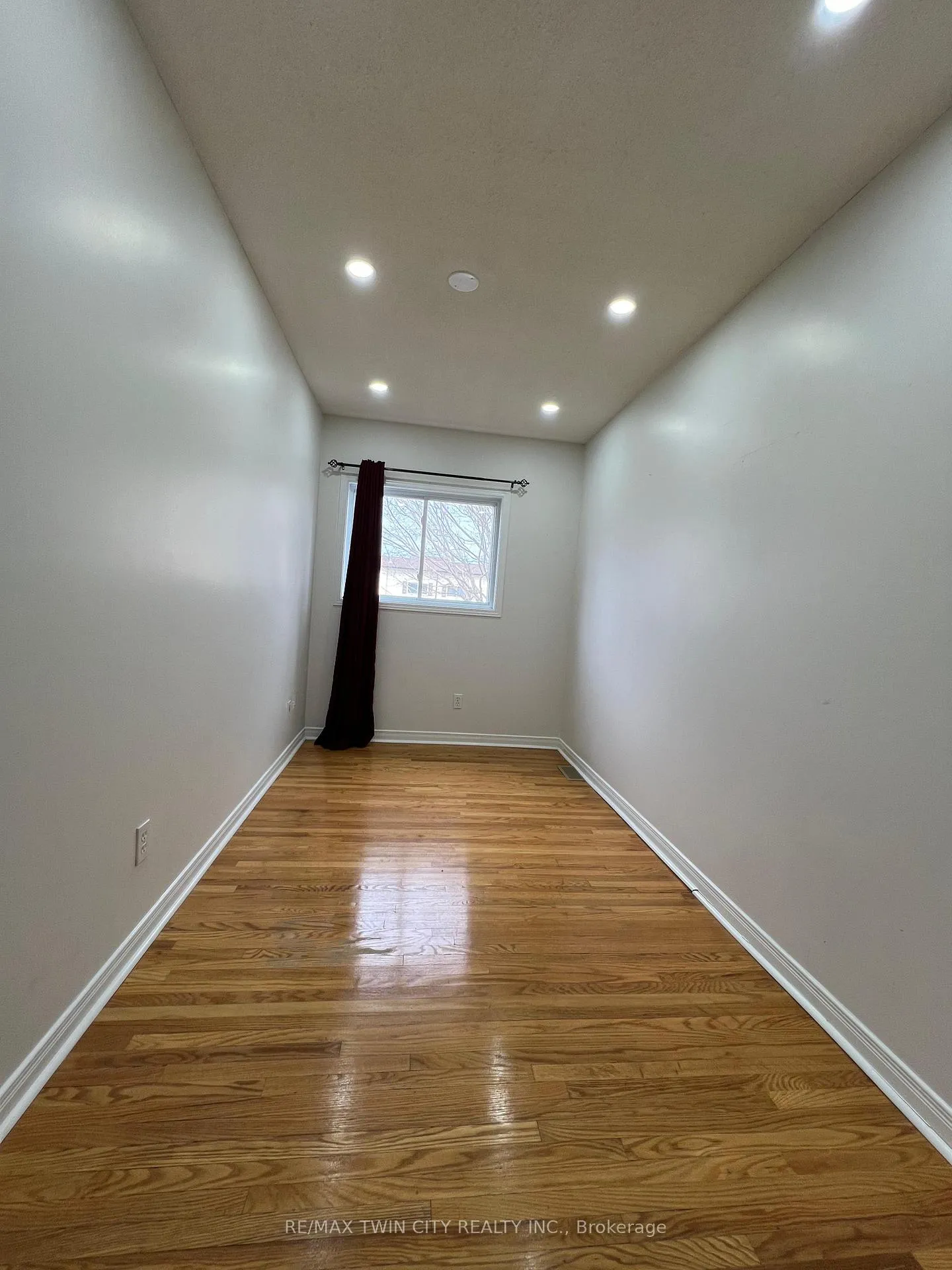 Photo 18 of Unit A5, 211 Veronica Drive, Kitchener, Idlewood — HOMEH
