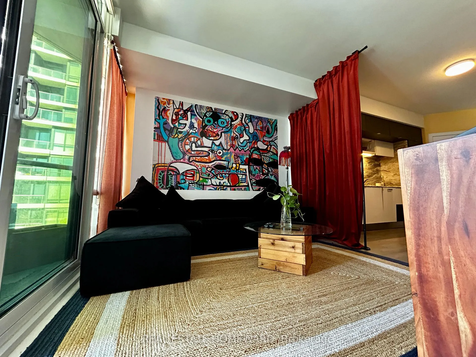 Photo 8 of Unit 413, 1 Edgewater Drive, Toronto, Waterfront Communities — HOMEH