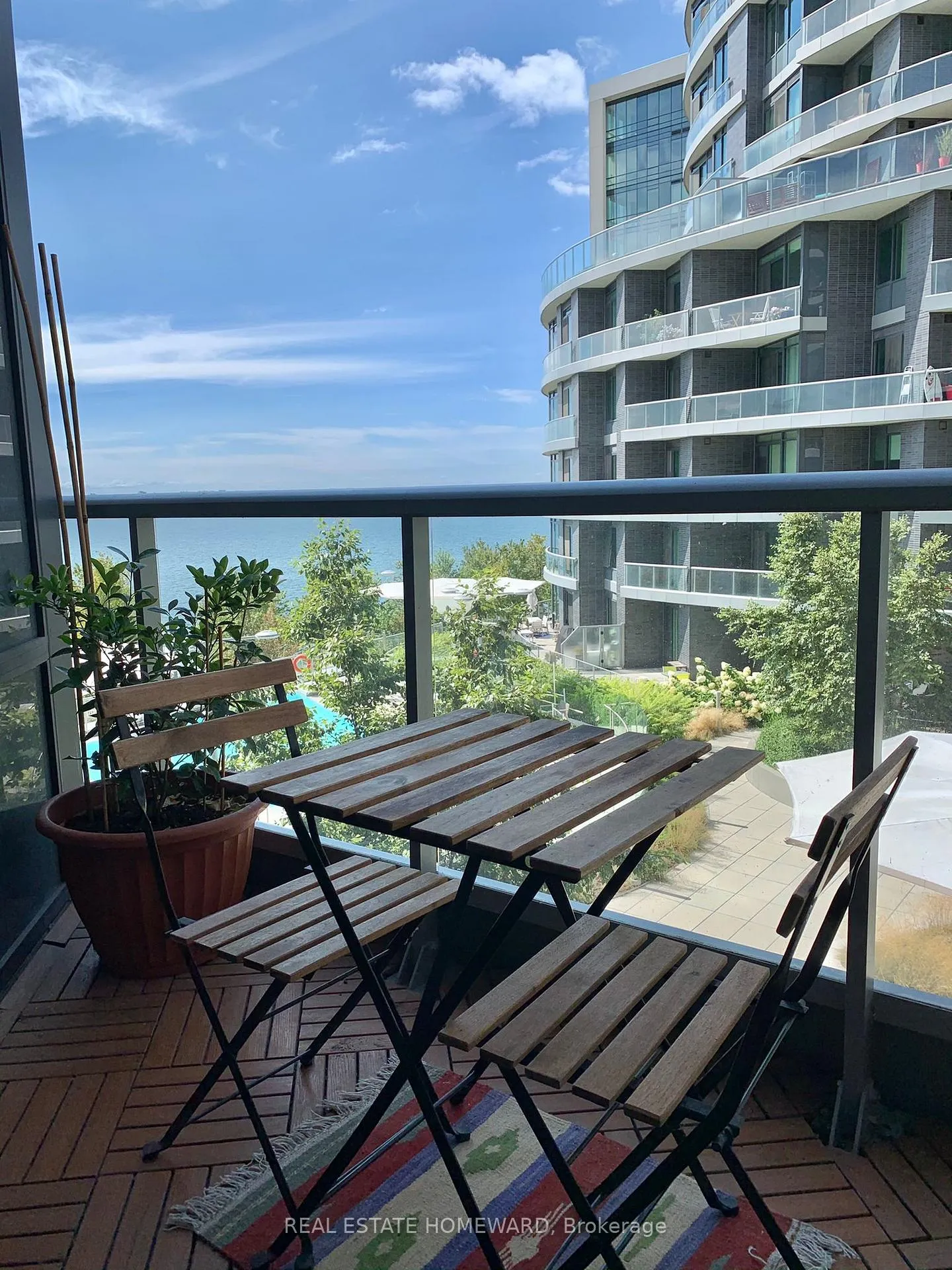 Photo 15 of Unit 413, 1 Edgewater Drive, Toronto, Waterfront Communities — HOMEH