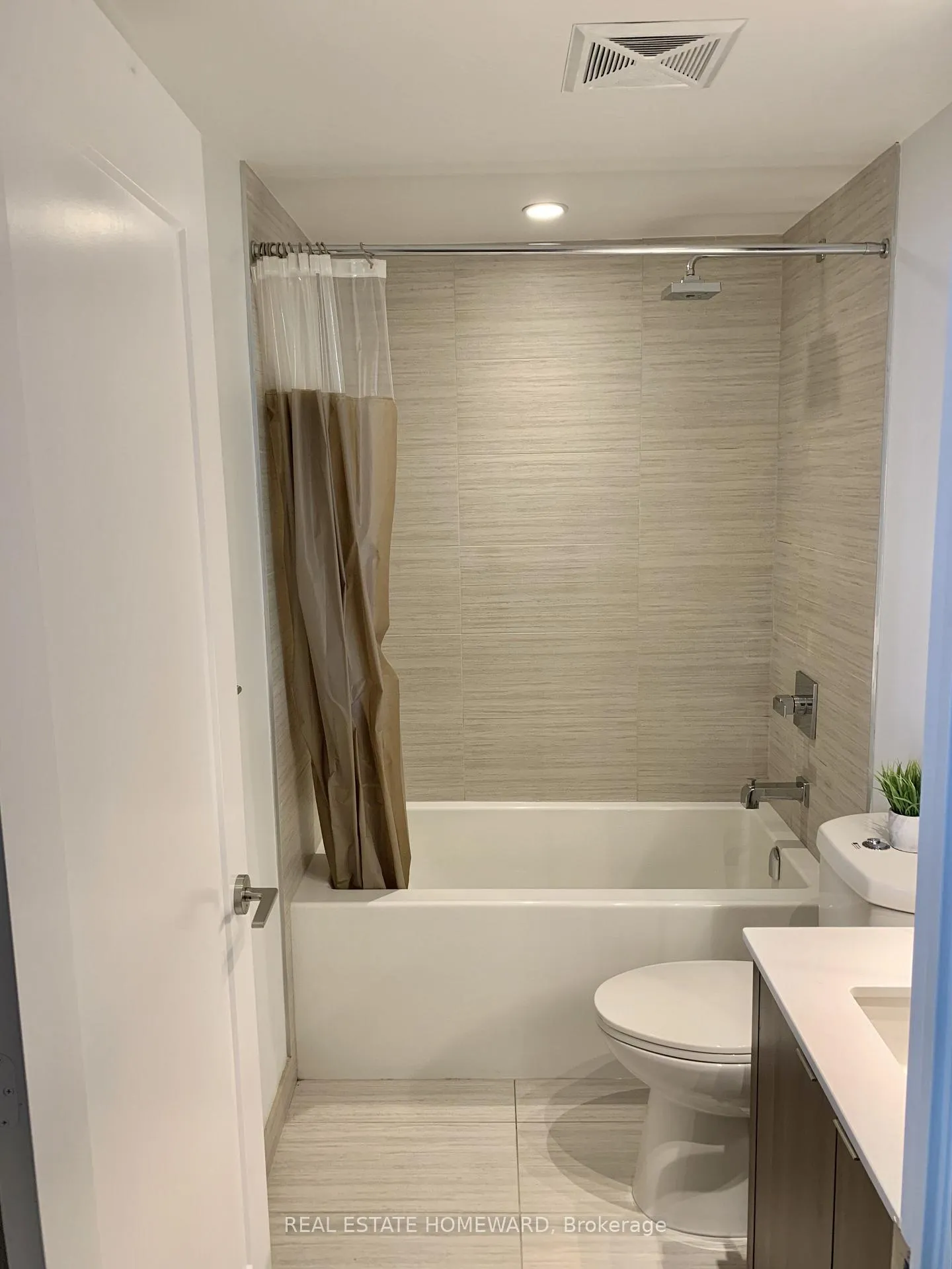 Photo 18 of Unit 413, 1 Edgewater Drive, Toronto, Waterfront Communities — HOMEH