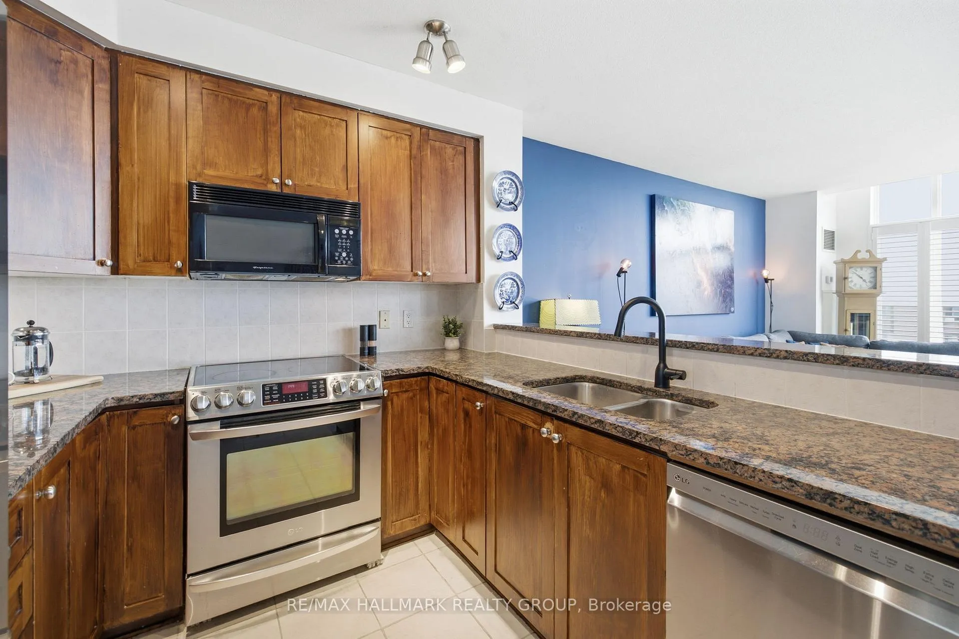 Photo 10 of Unit 2301, 570 Laurier Avenue W, Ottawa, Ottawa Centre — HOMEH