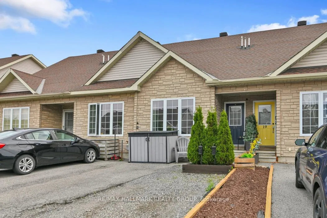 Photo 2 of 17 Spicer Street, Carleton Place, Carleton Place — HOMEH
