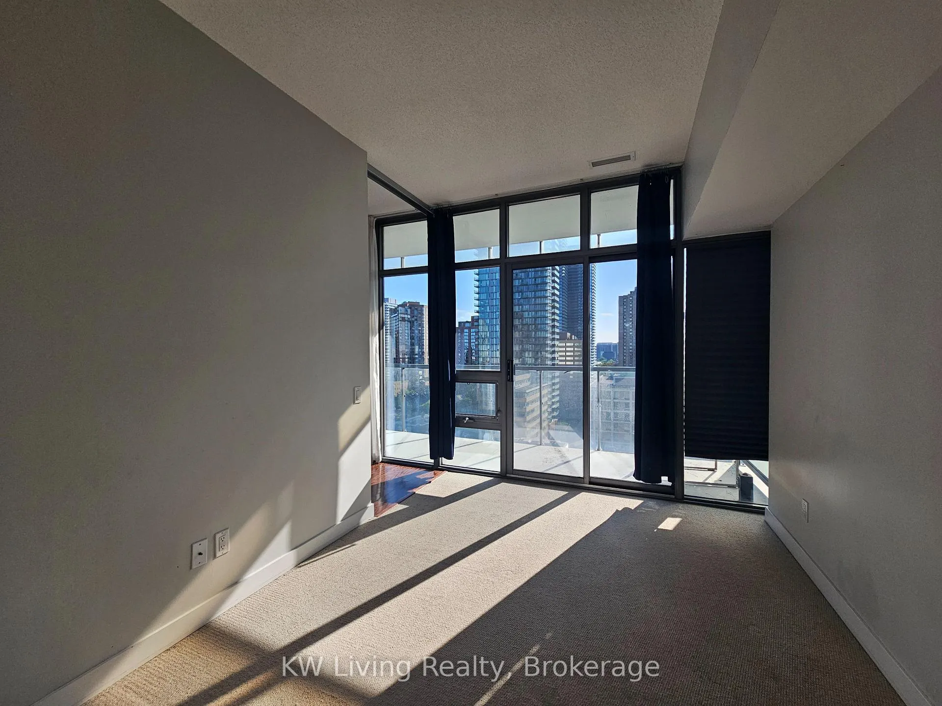 Photo 6 of Unit 1305, 33 Charles Street E, Toronto, Church-Yonge Corridor — HOMEH