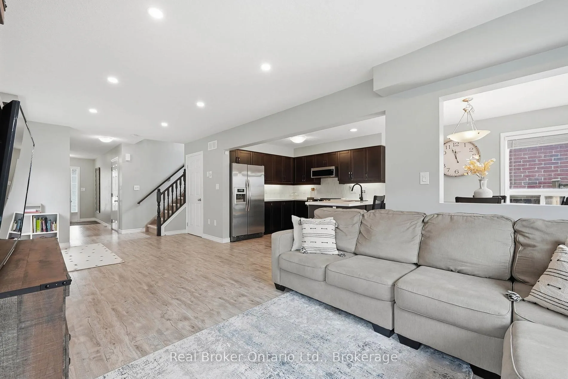 Photo 14 of 1381 Old Zeller Drive, Kitchener — HOMEH