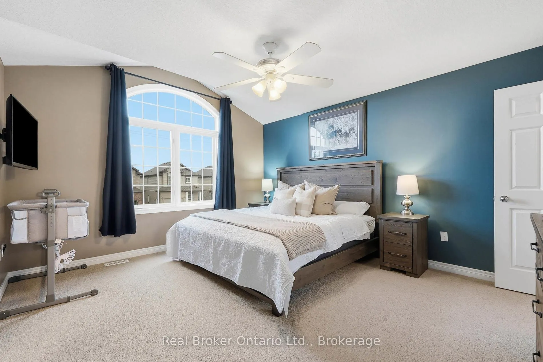 Photo 22 of 1381 Old Zeller Drive, Kitchener — HOMEH
