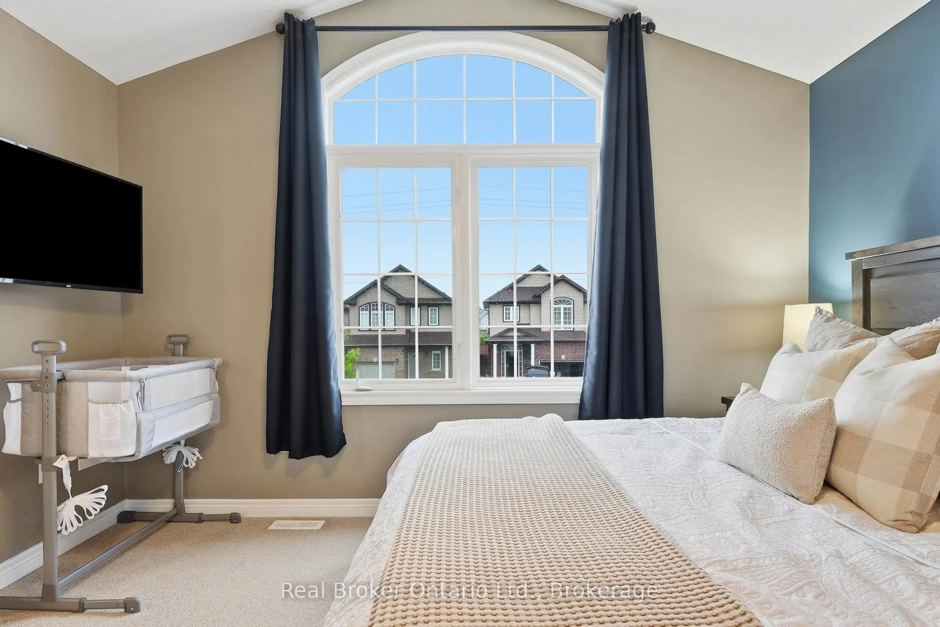 Photo 23 of 1381 Old Zeller Drive, Kitchener — HOMEH