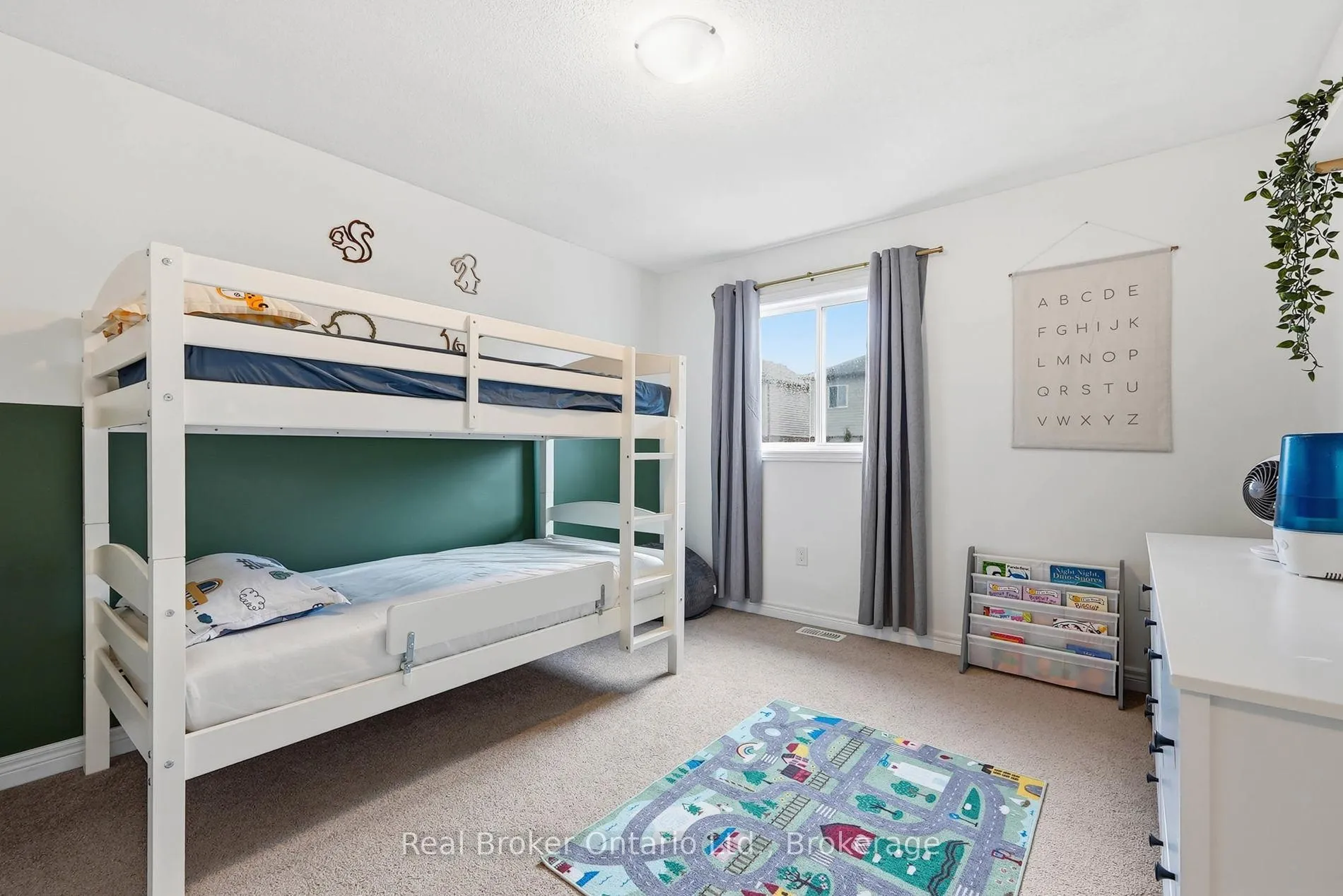 Photo 26 of 1381 Old Zeller Drive, Kitchener — HOMEH