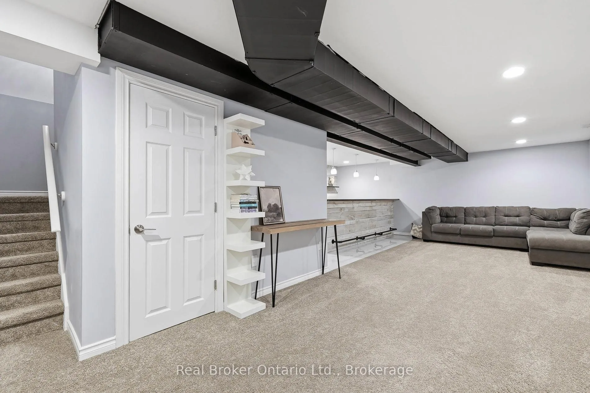 Photo 31 of 1381 Old Zeller Drive, Kitchener — HOMEH
