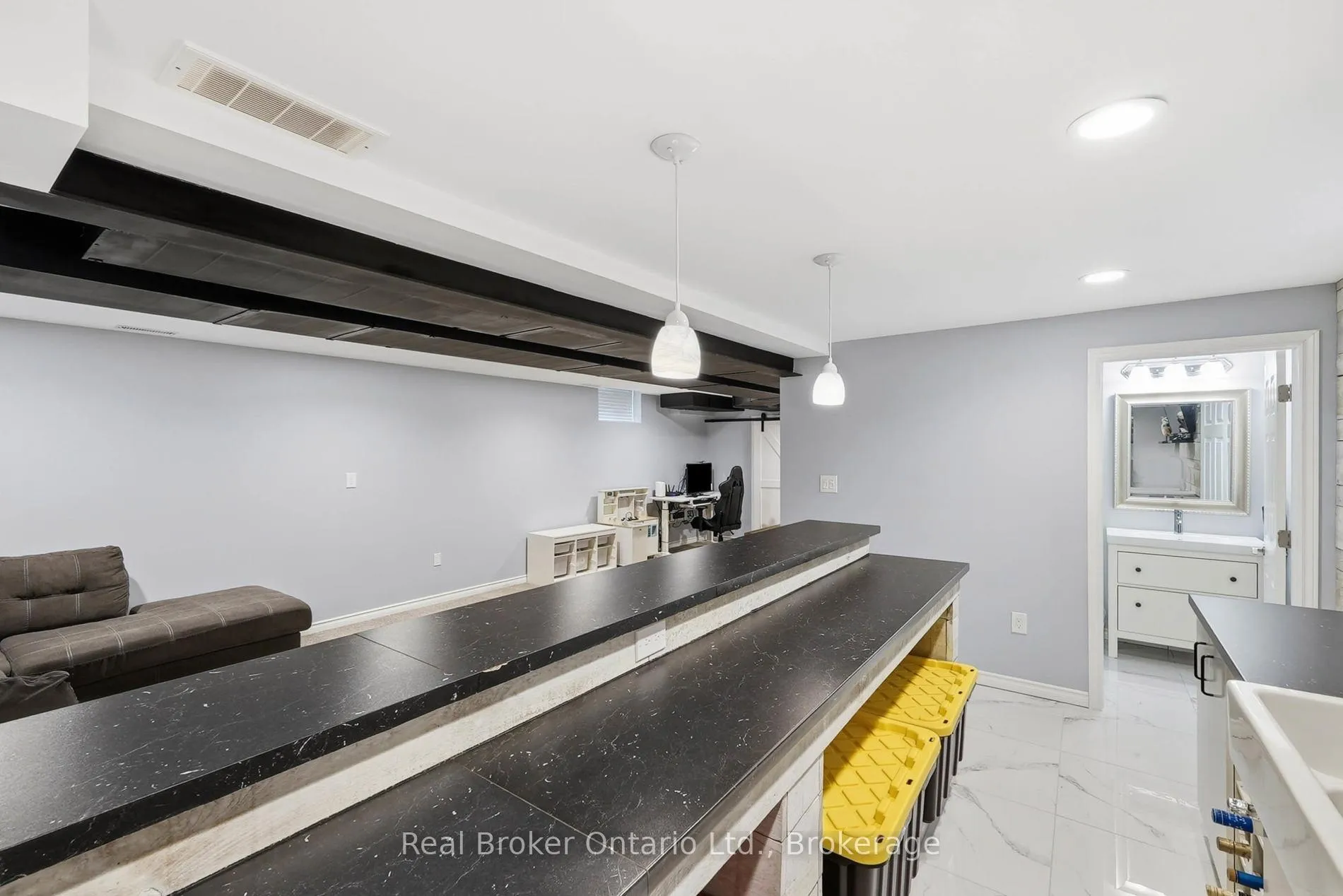 Photo 34 of 1381 Old Zeller Drive, Kitchener — HOMEH