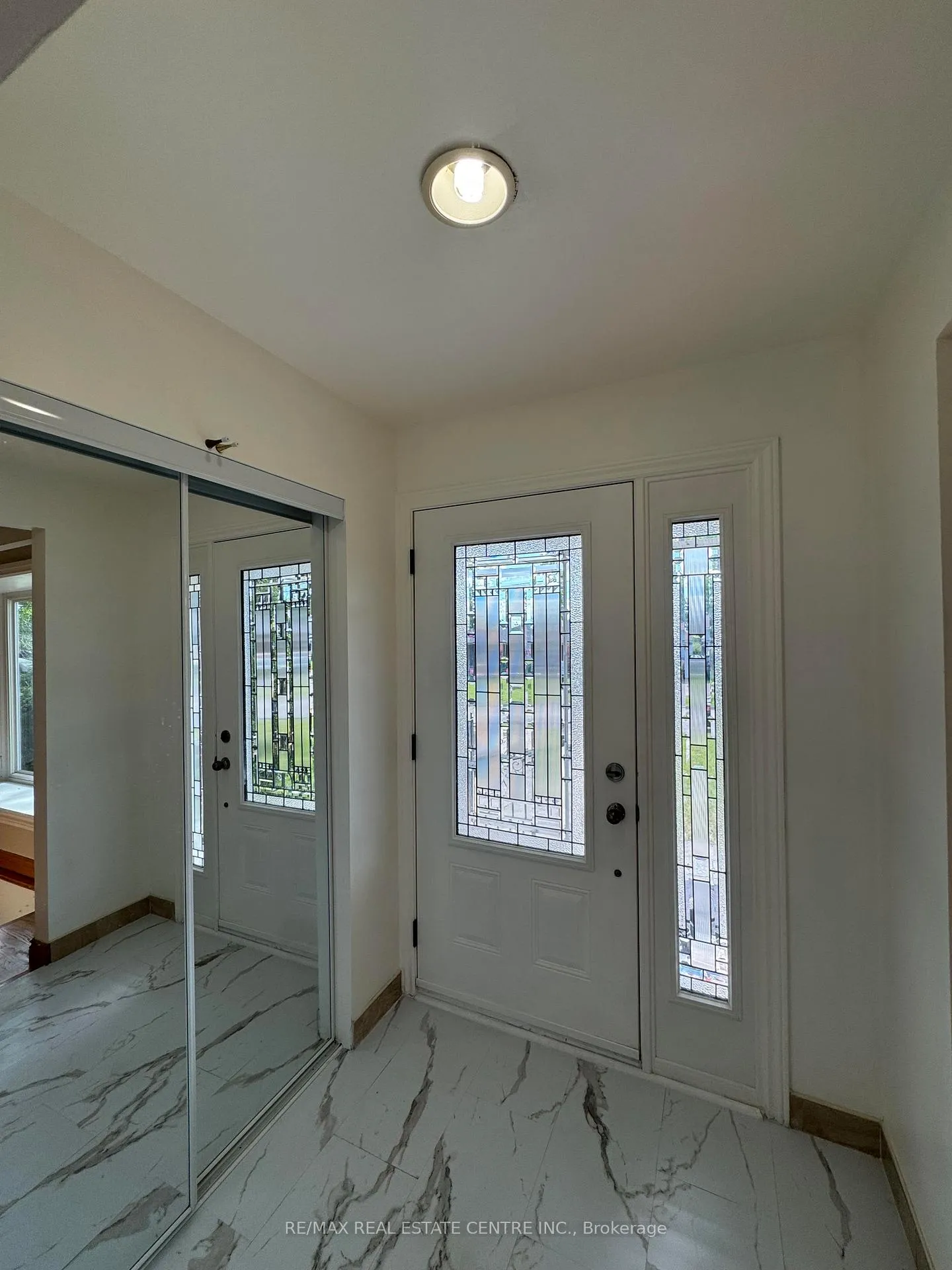 Photo 2 of 45 Sherwood Forest Drive, Markham, Bullock — HOMEH