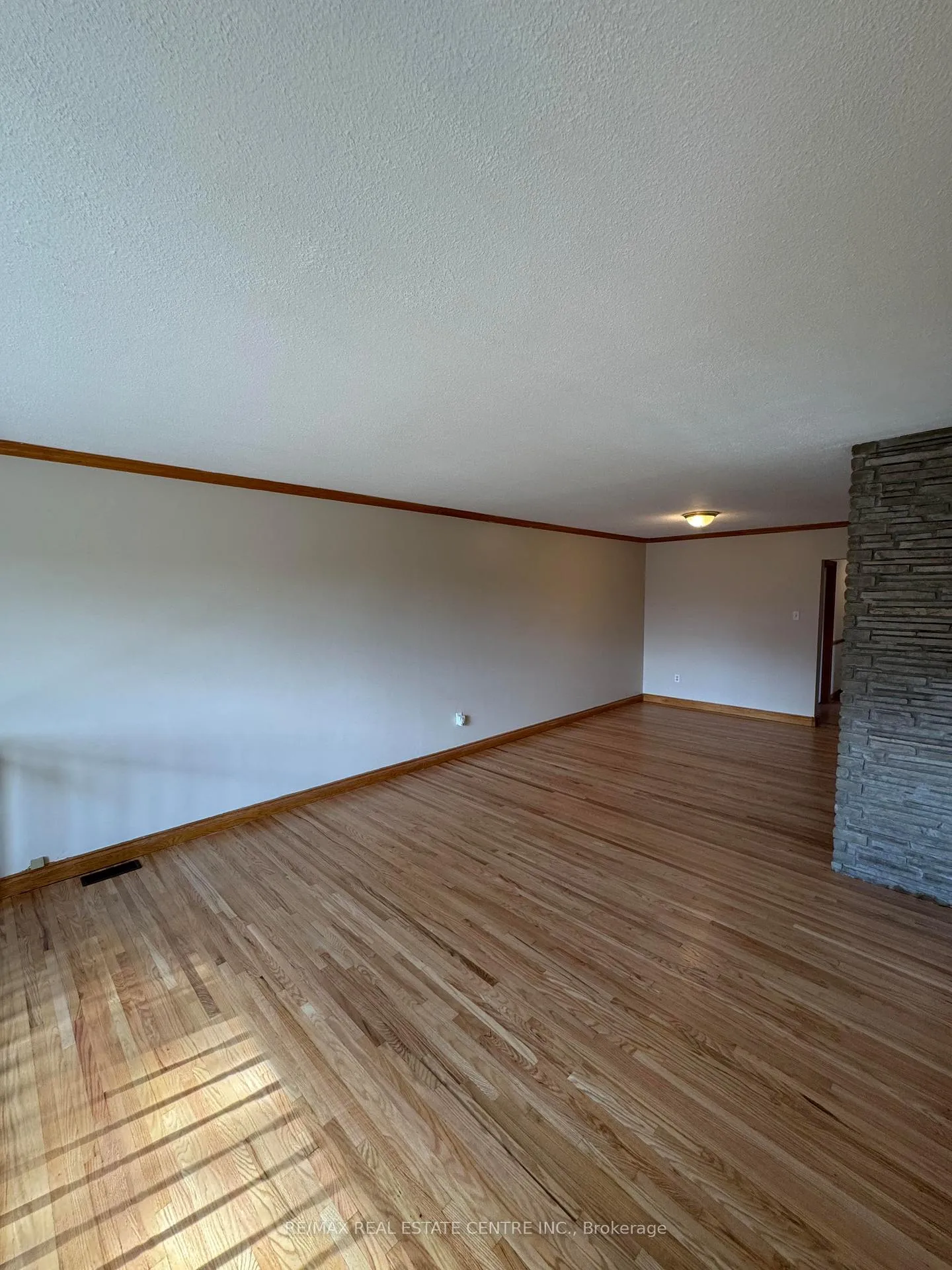 Photo 6 of 45 Sherwood Forest Drive, Markham, Bullock — HOMEH