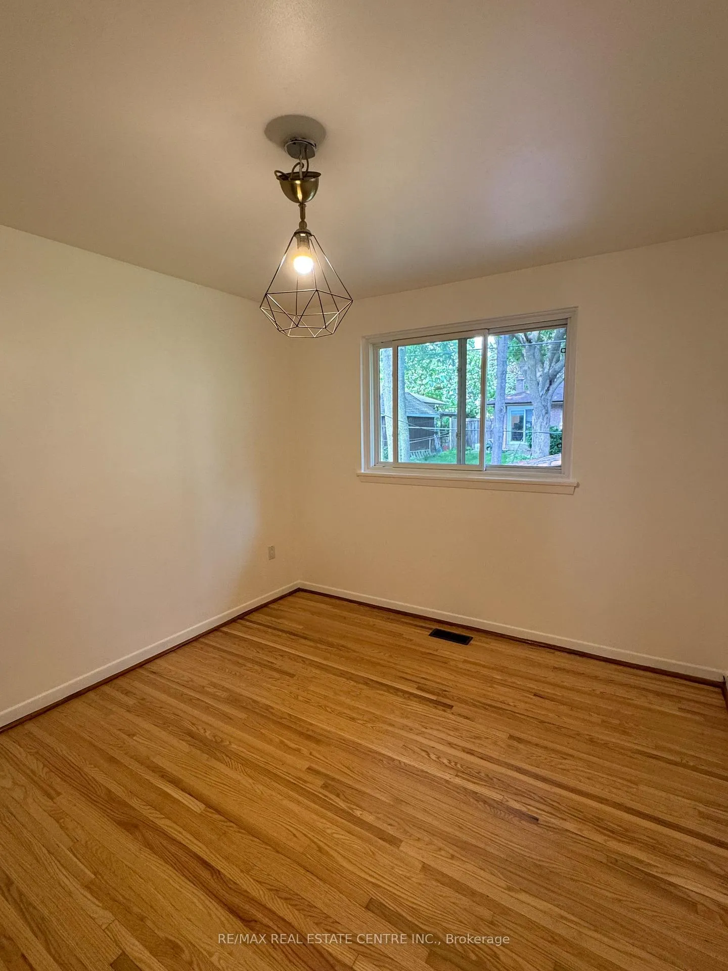 Photo 7 of 45 Sherwood Forest Drive, Markham, Bullock — HOMEH