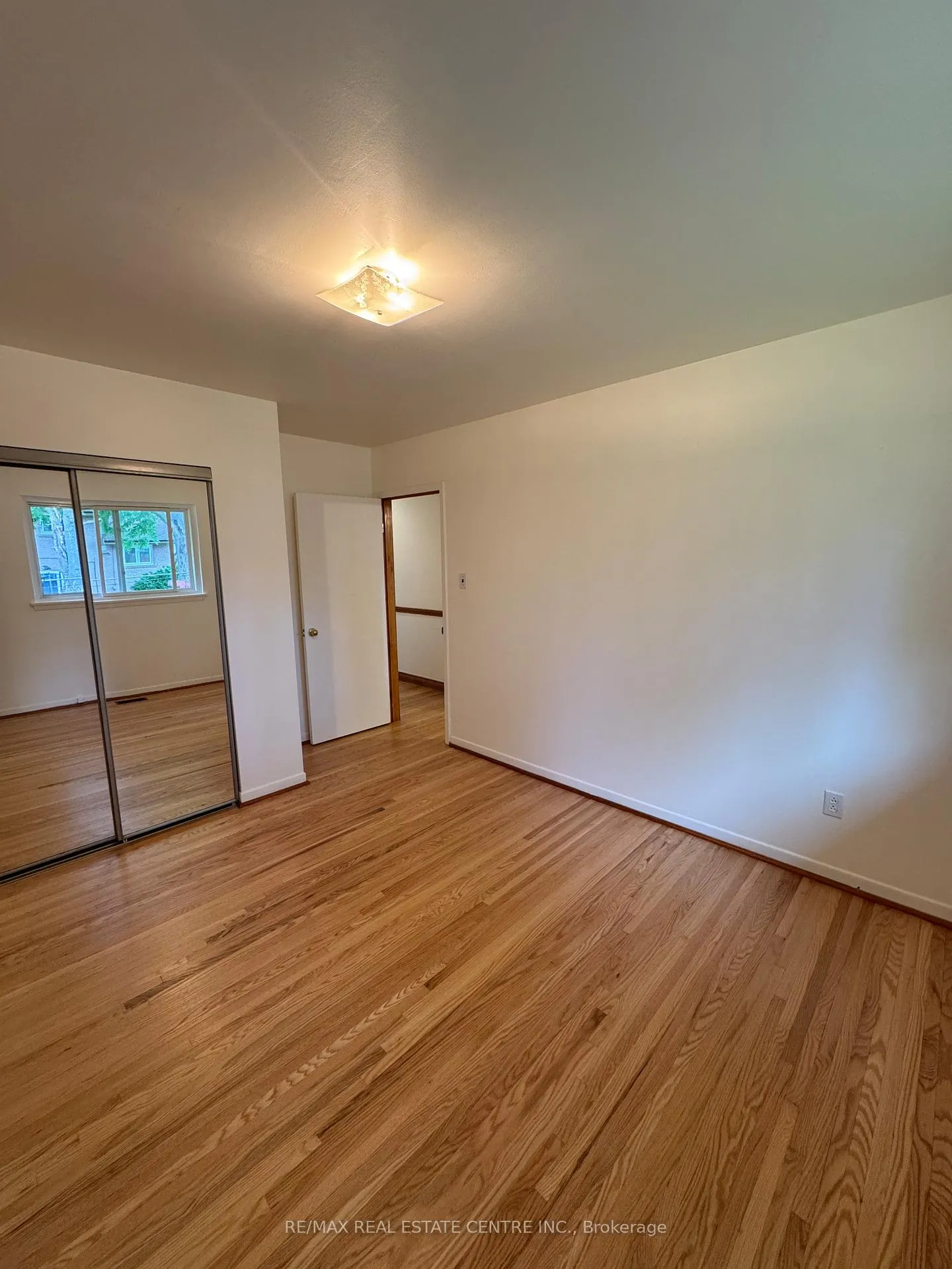 Photo 9 of 45 Sherwood Forest Drive, Markham, Bullock — HOMEH