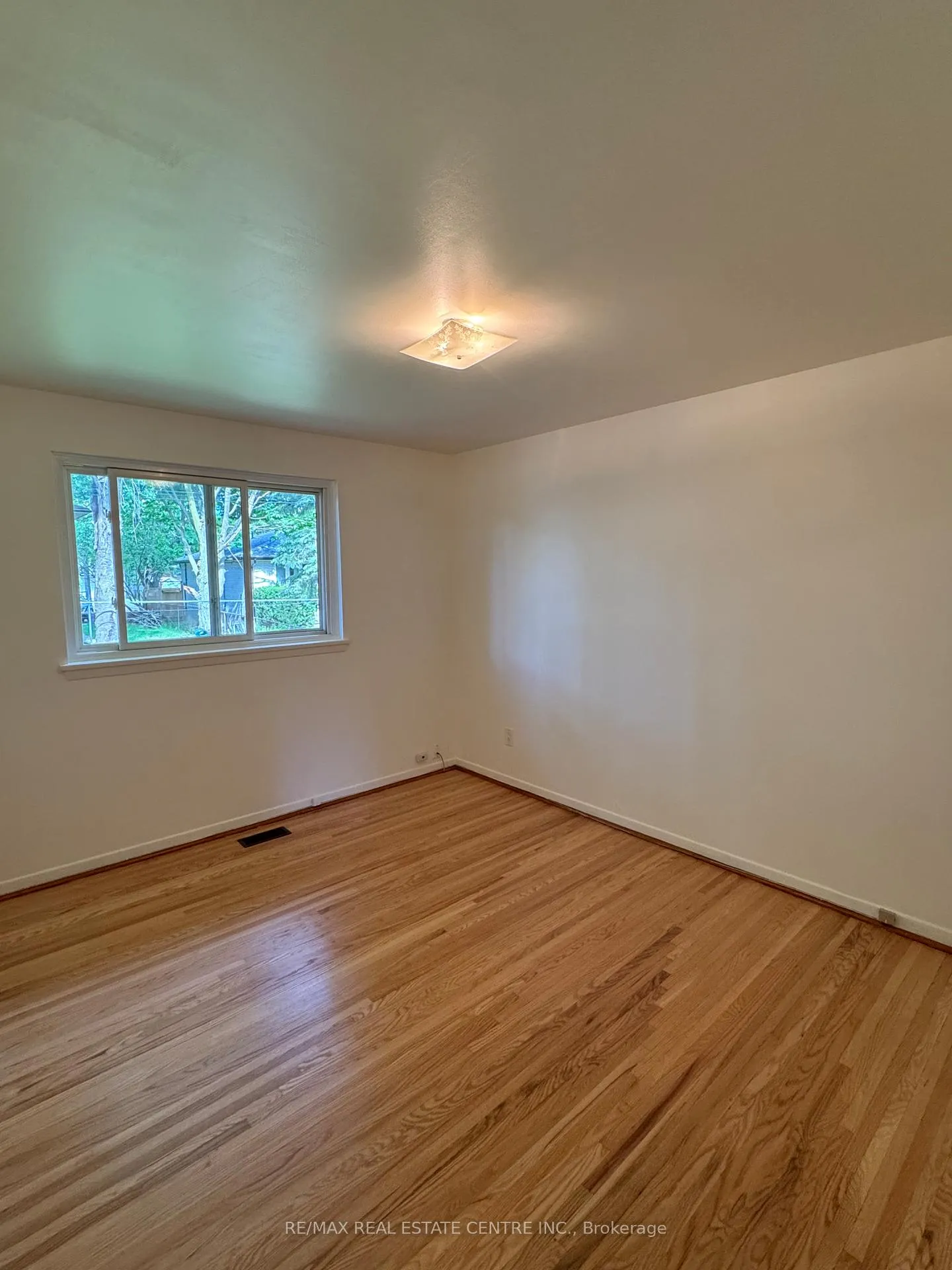 Photo 10 of 45 Sherwood Forest Drive, Markham, Bullock — HOMEH