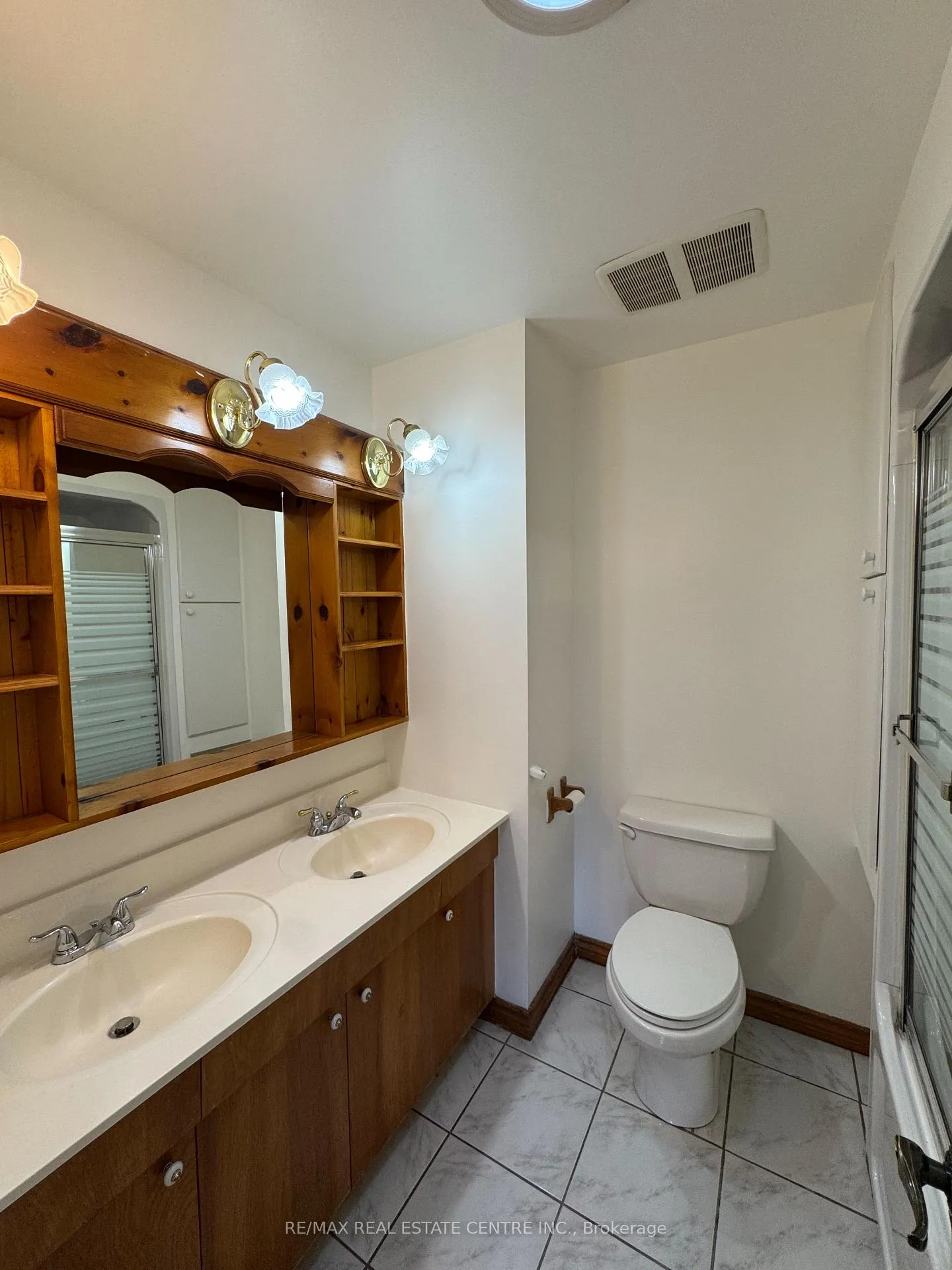 Photo 11 of 45 Sherwood Forest Drive, Markham, Bullock — HOMEH