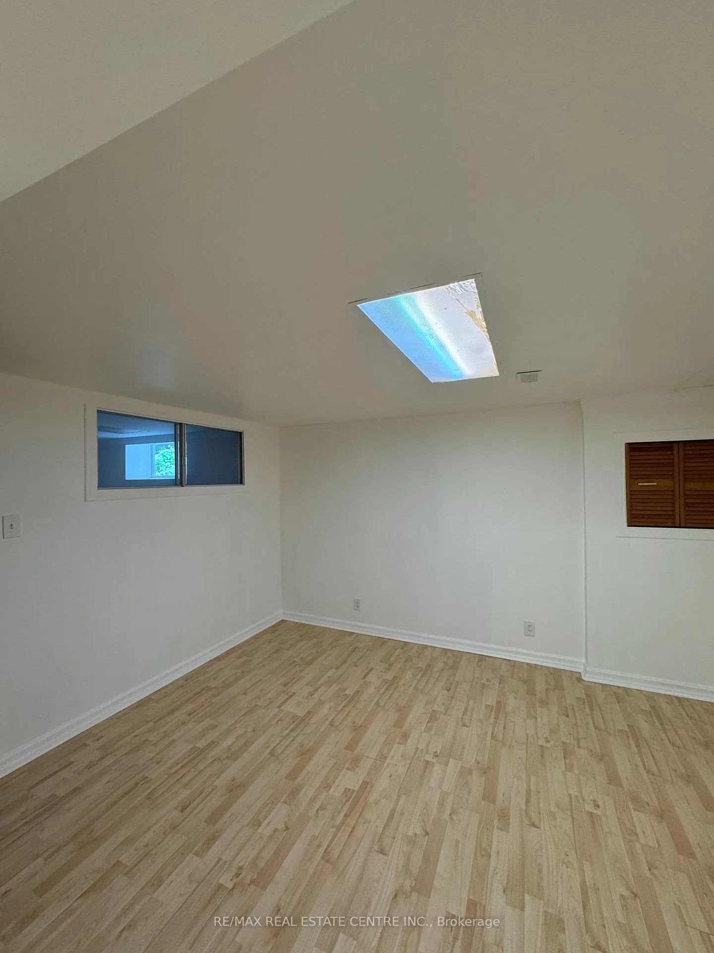 Photo 13 of 45 Sherwood Forest Drive, Markham, Bullock — HOMEH
