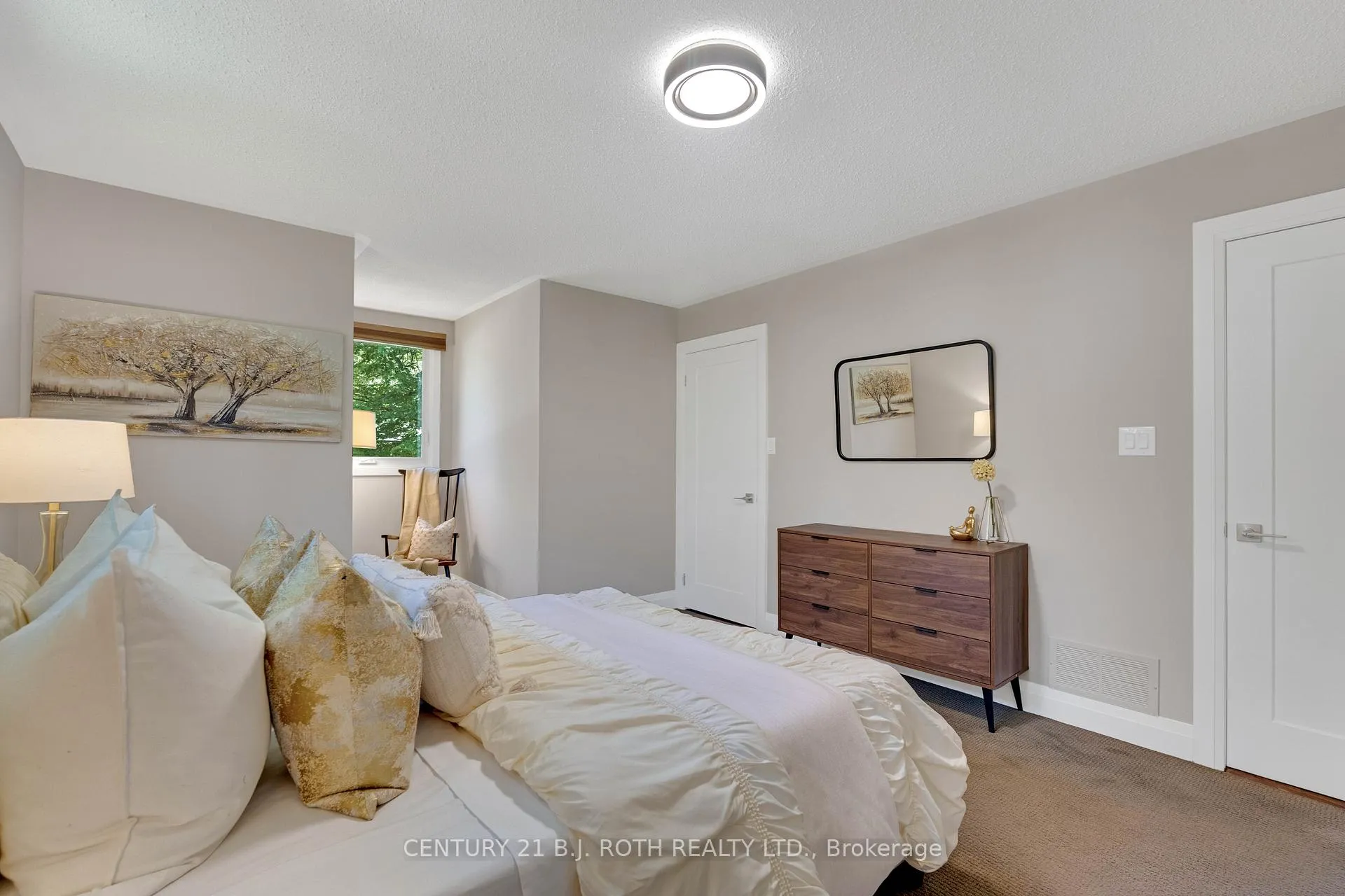 Photo 20 of 16 Spence Avenue, Springwater, Midhurst — HOMEH