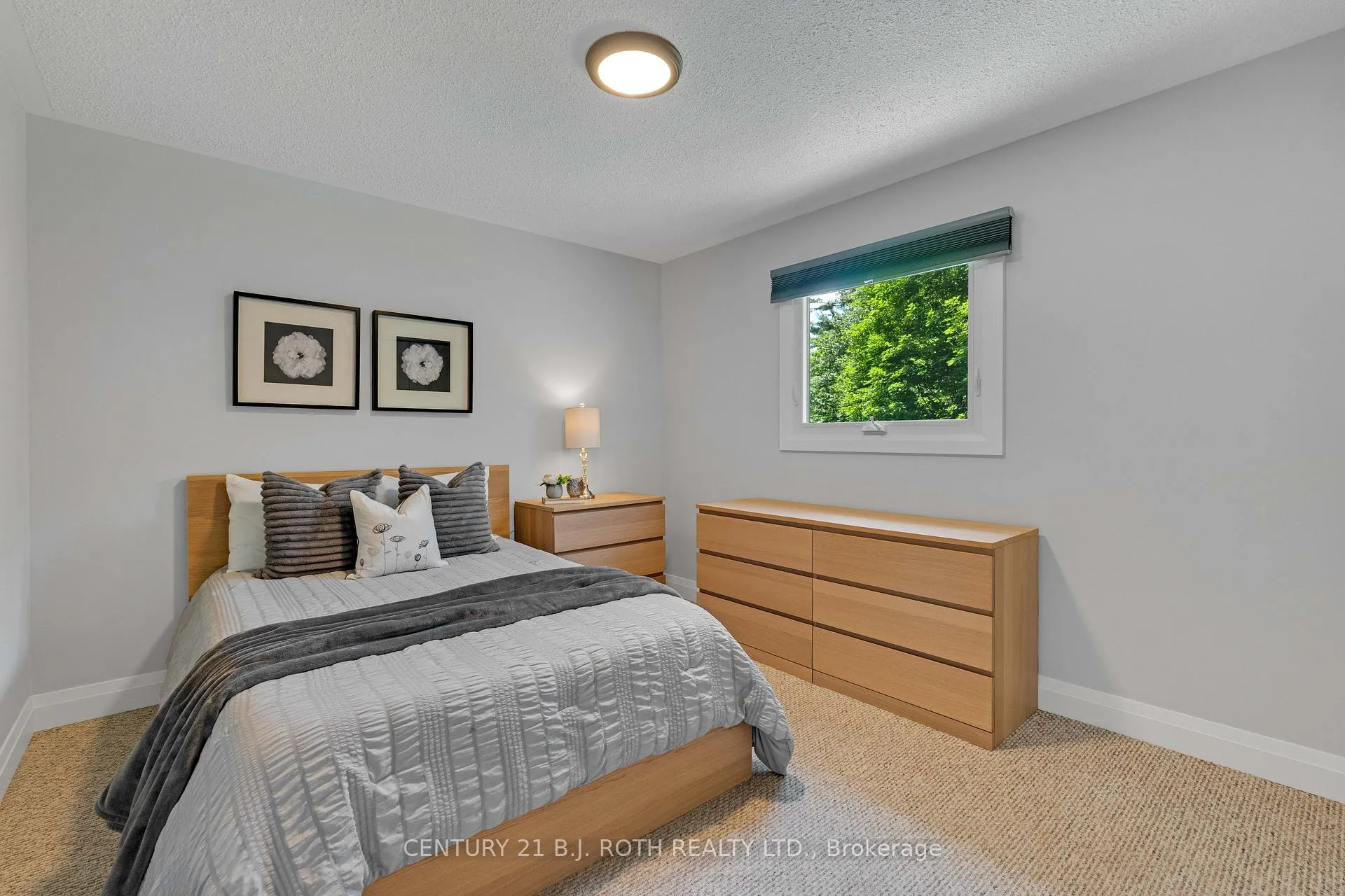 Photo 24 of 16 Spence Avenue, Springwater, Midhurst — HOMEH