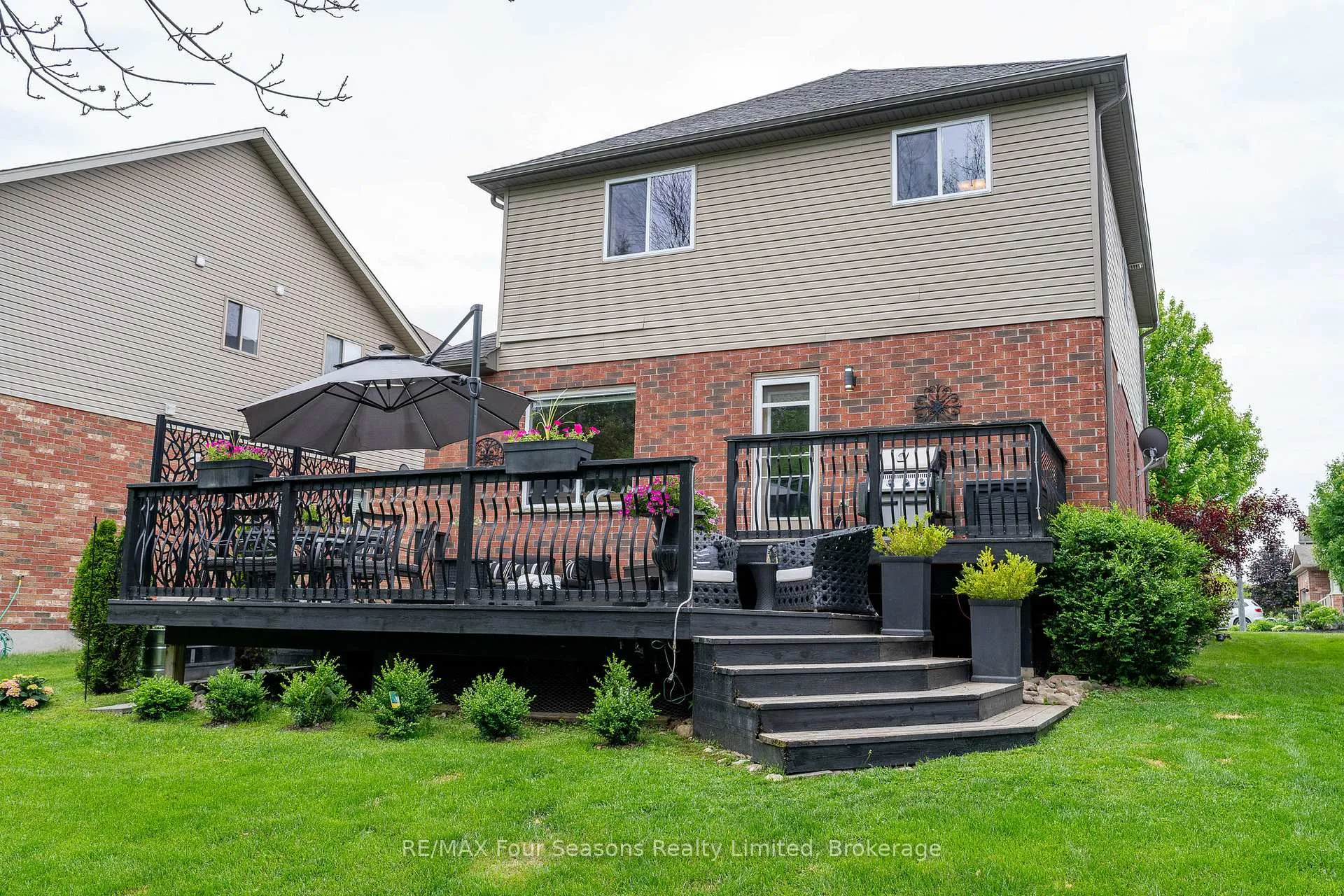 Photo 3 of 37 Chamberlain Crescent, Collingwood — HOMEH