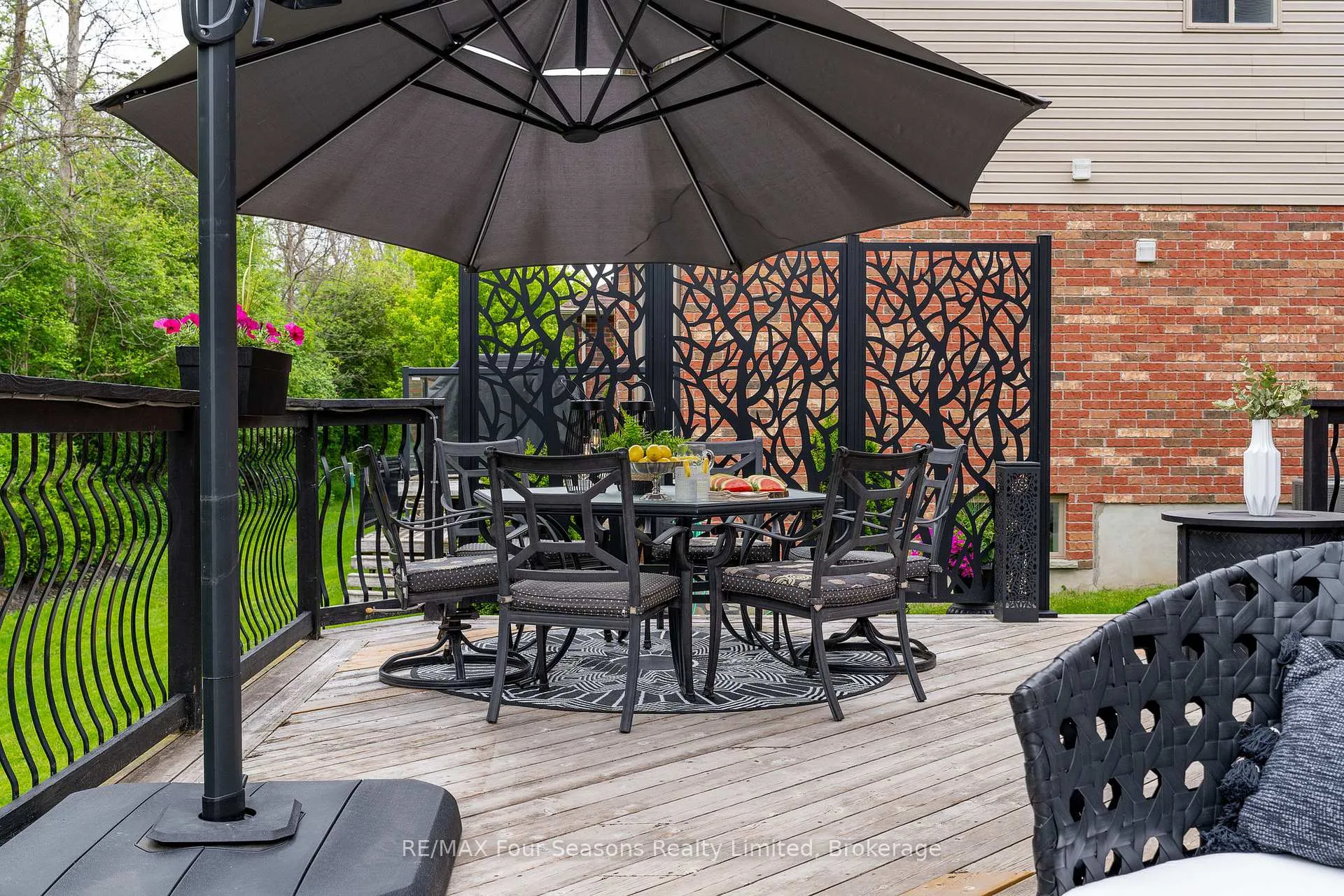 Photo 4 of 37 Chamberlain Crescent, Collingwood — HOMEH