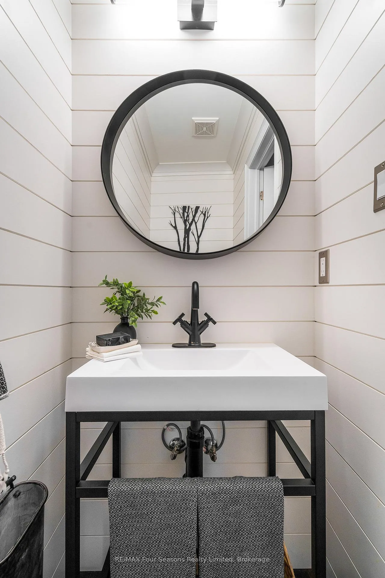 Photo 19 of 37 Chamberlain Crescent, Collingwood — HOMEH