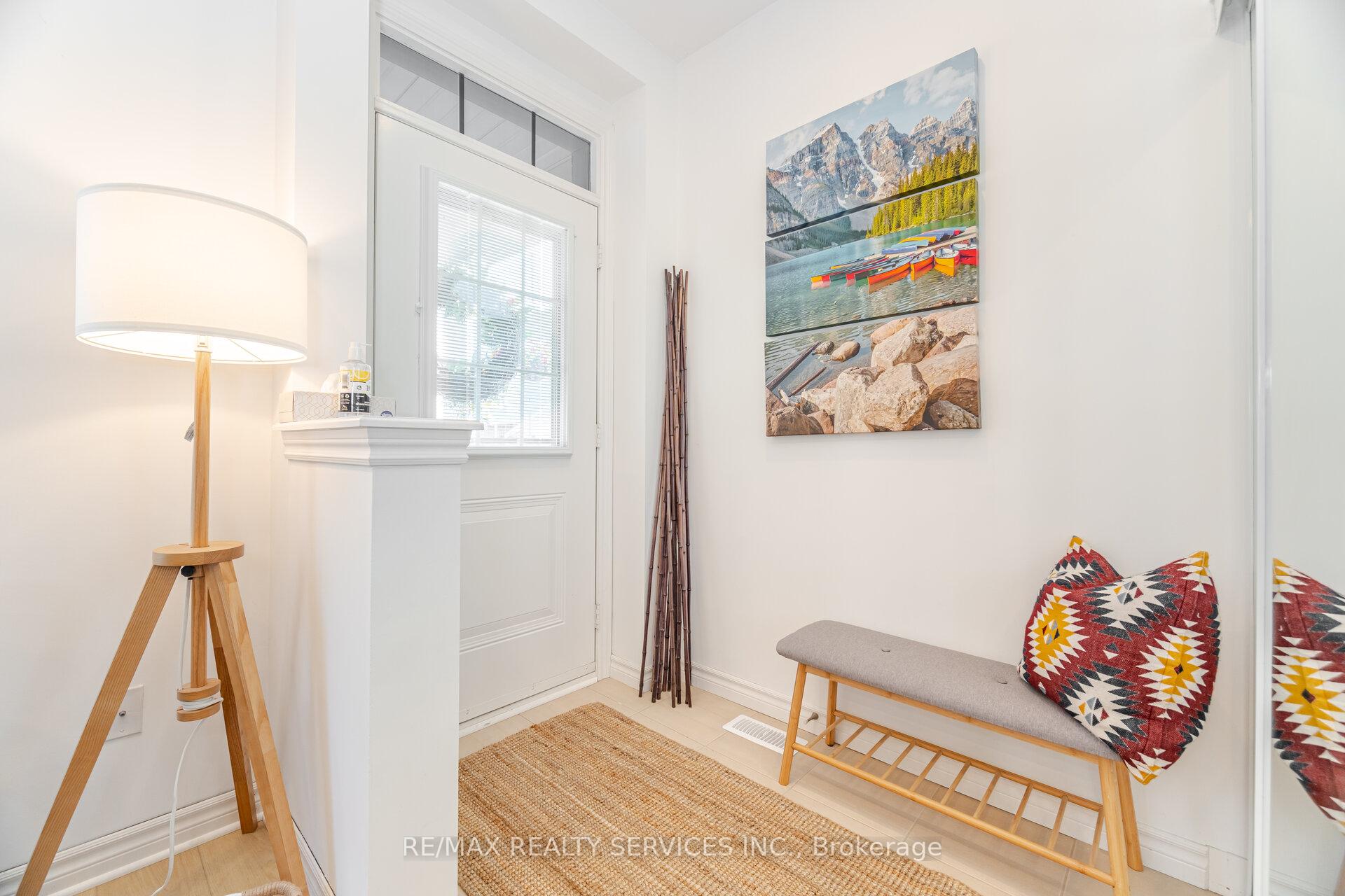 Photo 4 of 314 Brookhill Boulevard, Clarington, Bowmanville — HOMEH