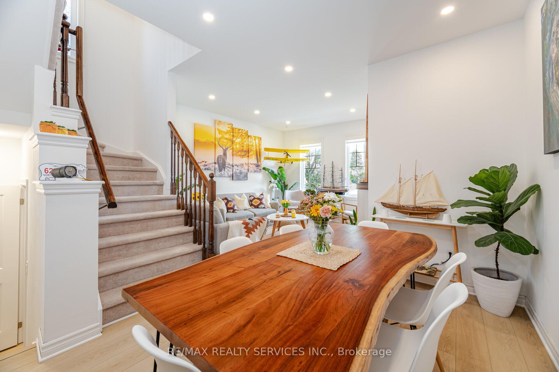 Photo 11 of 314 Brookhill Boulevard, Clarington, Bowmanville — HOMEH