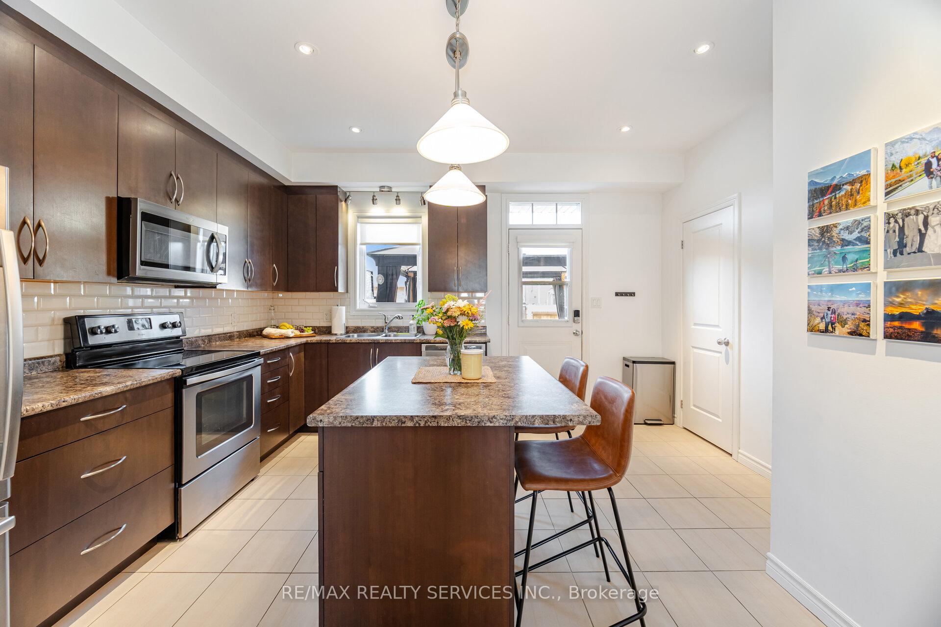 Photo 13 of 314 Brookhill Boulevard, Clarington, Bowmanville — HOMEH