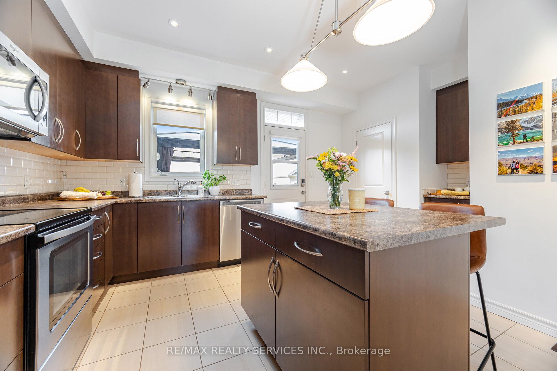Photo 16 of 314 Brookhill Boulevard, Clarington, Bowmanville — HOMEH