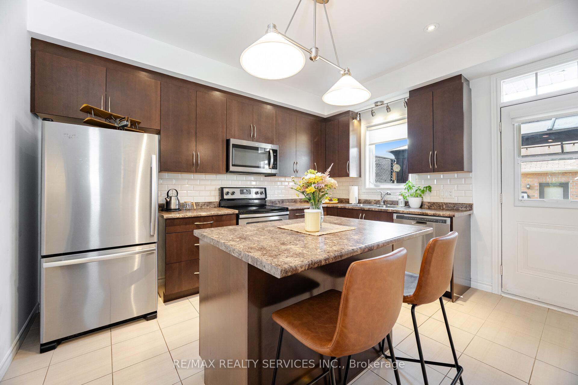 Photo 17 of 314 Brookhill Boulevard, Clarington, Bowmanville — HOMEH