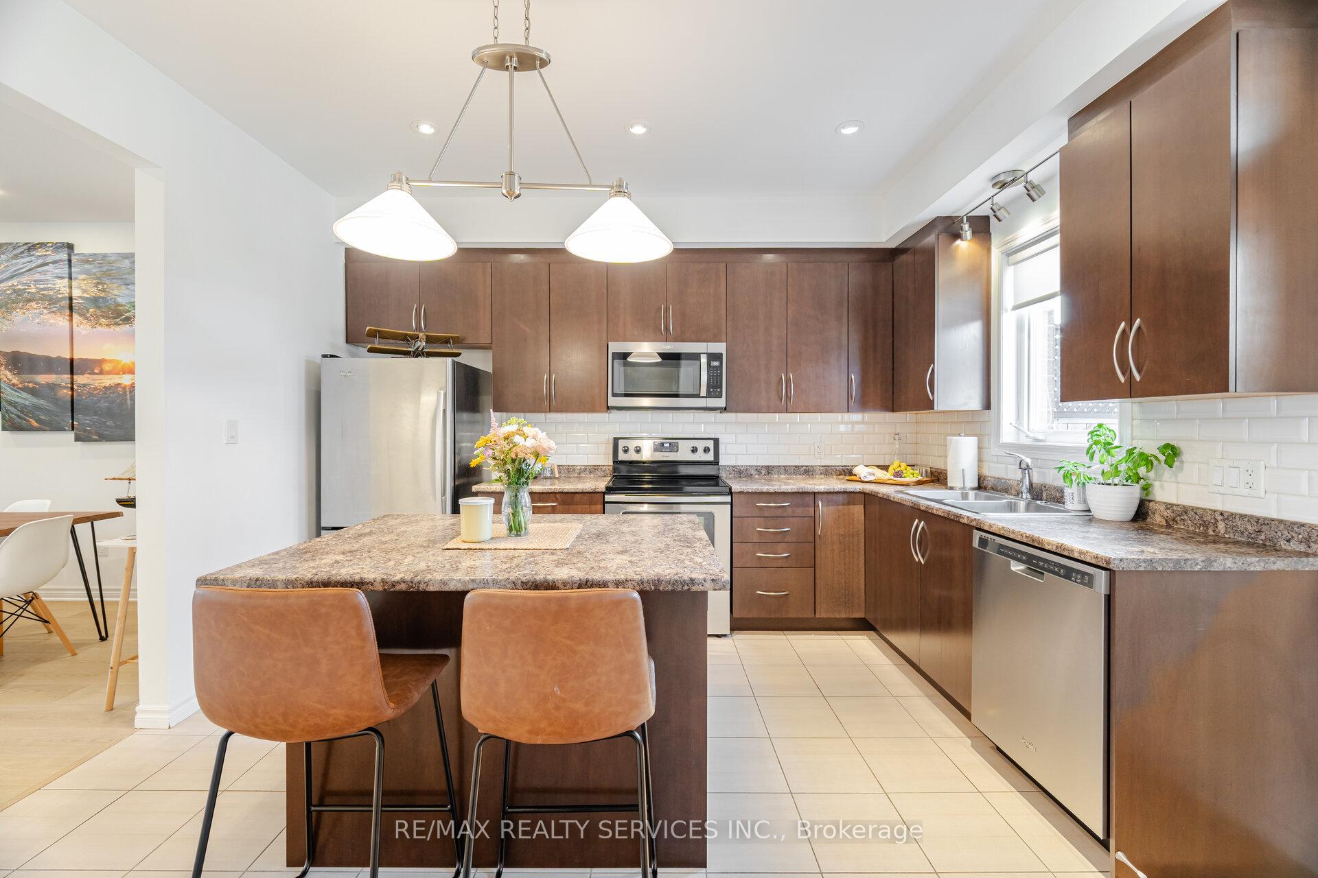 Photo 18 of 314 Brookhill Boulevard, Clarington, Bowmanville — HOMEH