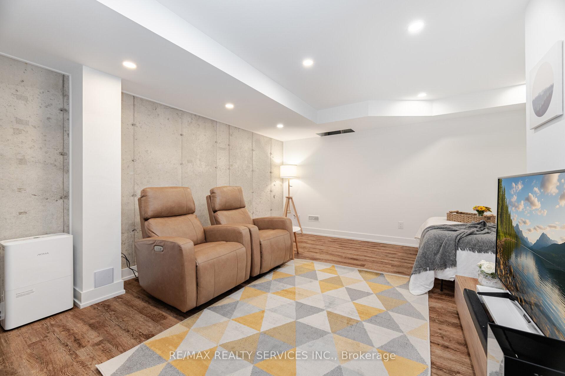 Photo 35 of 314 Brookhill Boulevard, Clarington, Bowmanville — HOMEH