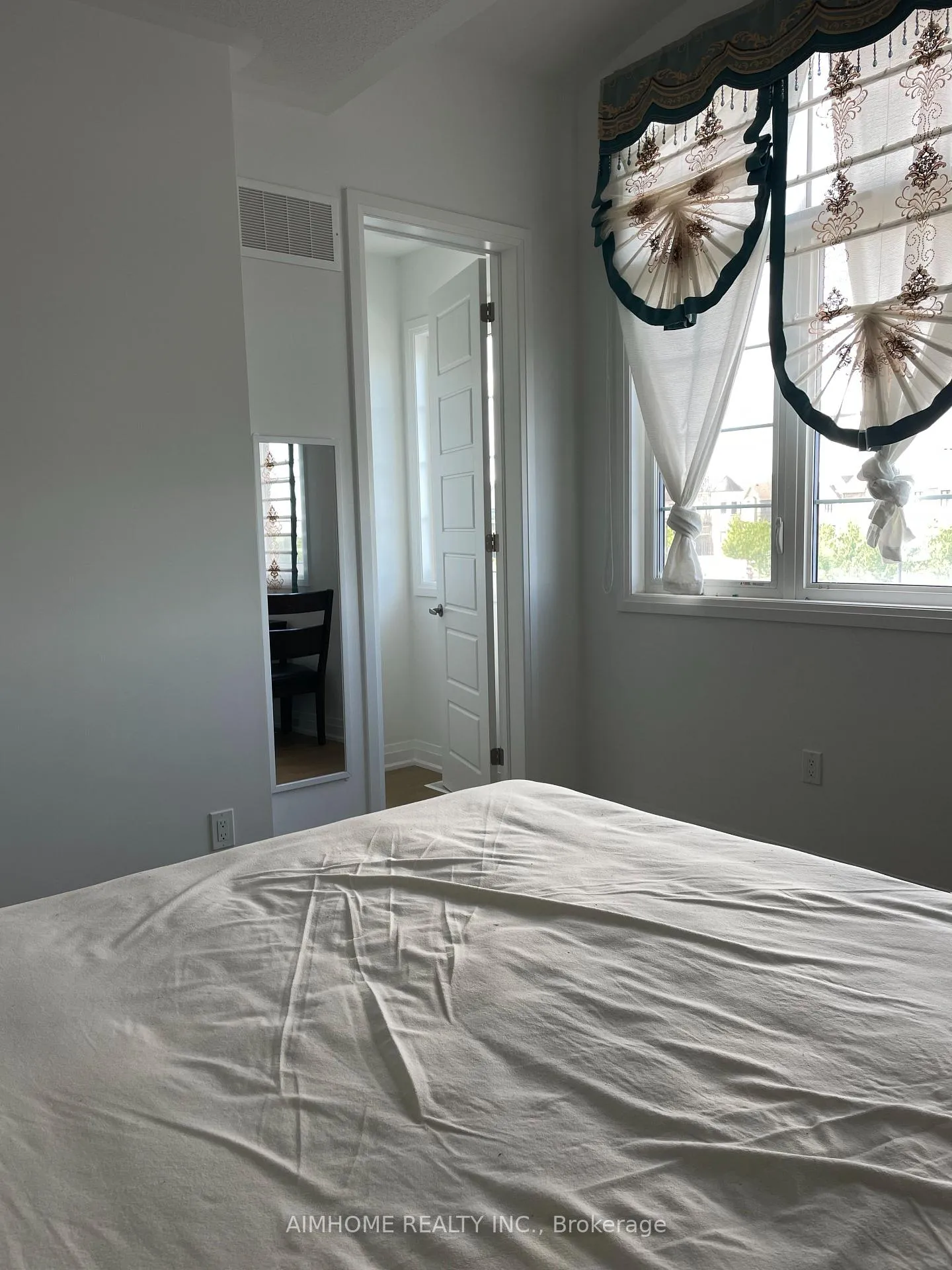 Photo 4 of Unit Master, 3036 William Cutmore Boulevard, Oakville, Joshua Meadows — HOMEH