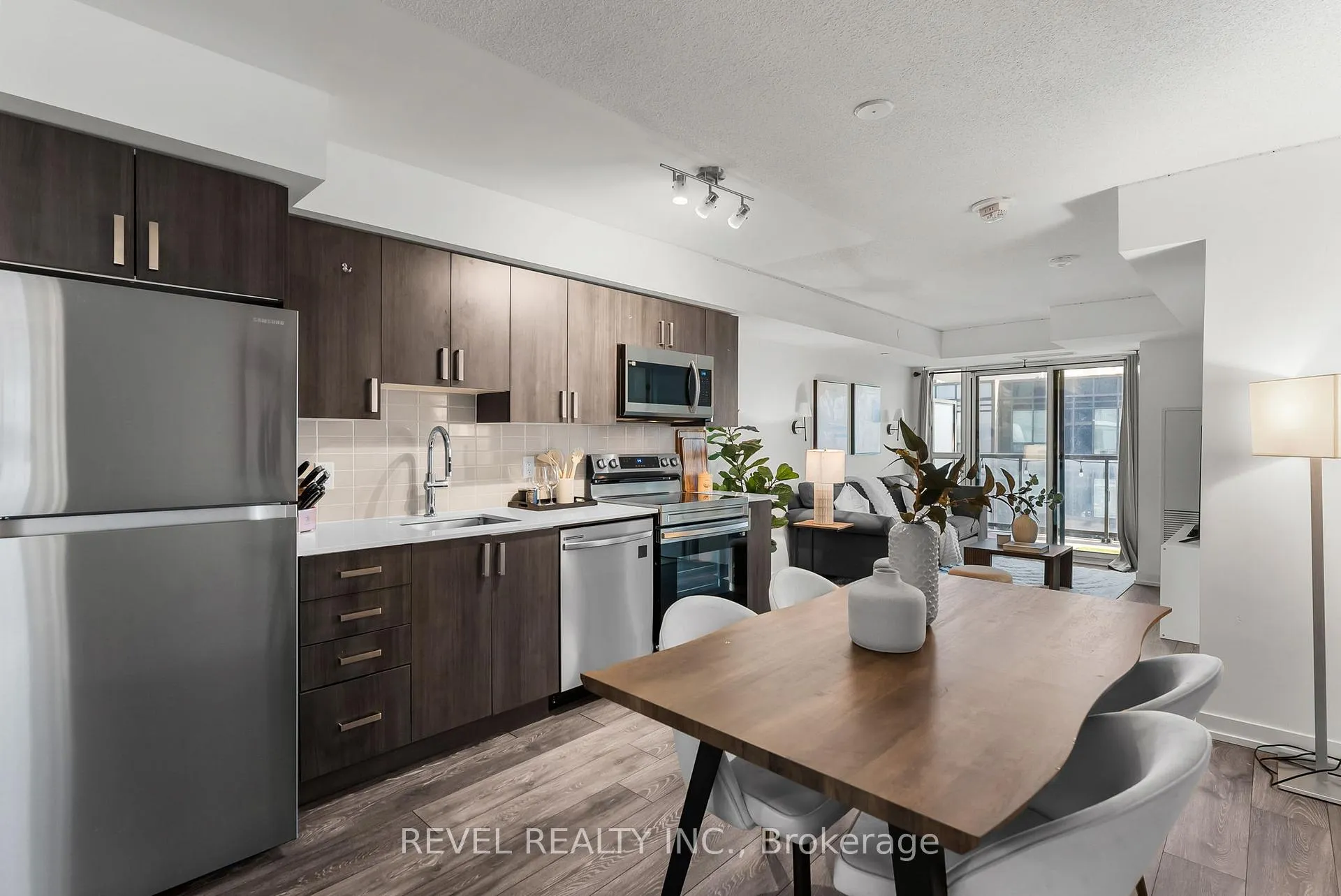 Photo 3 of Unit 1704, 1455 Celebration Drive, Pickering, Bay Ridges — HOMEH