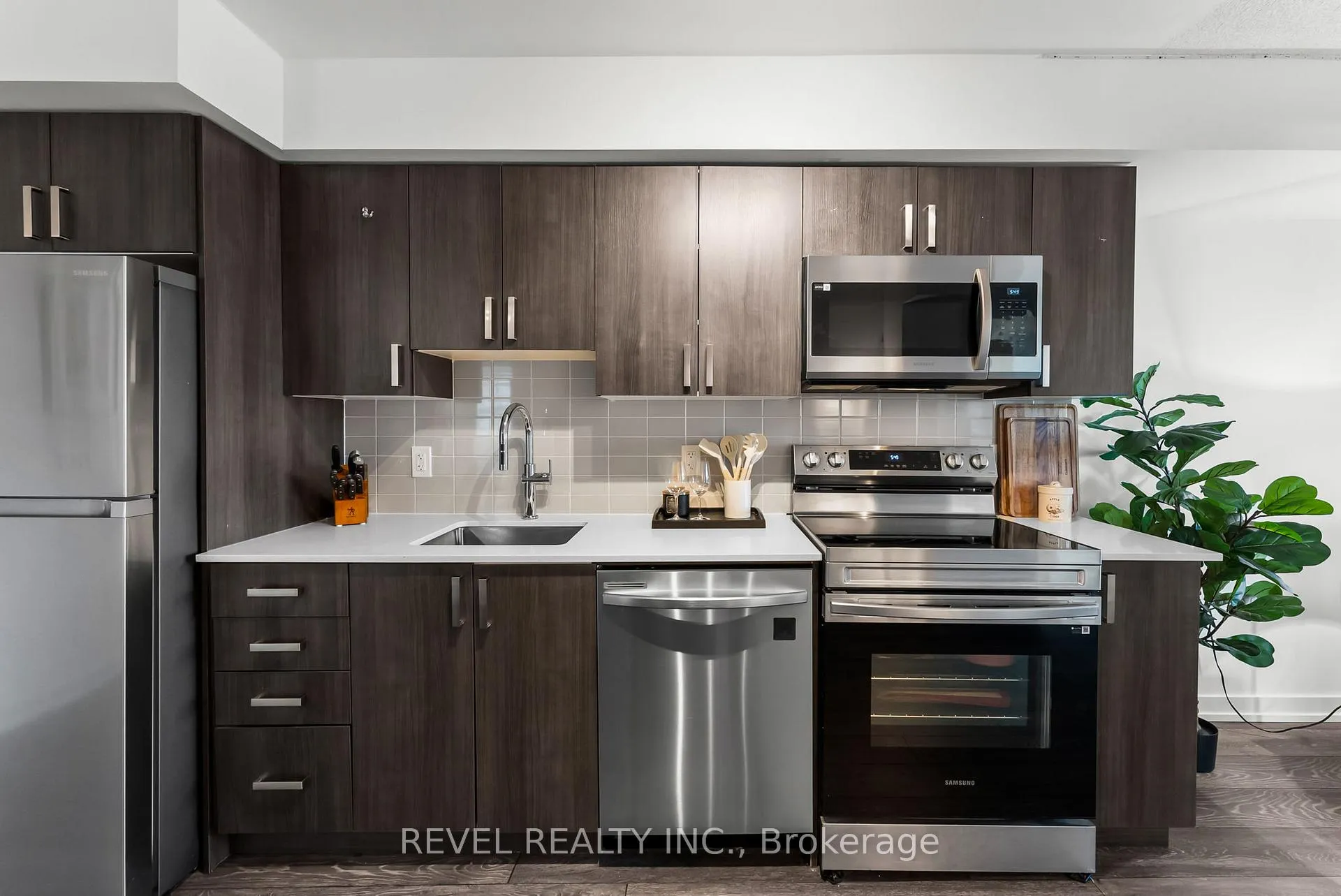 Photo 4 of Unit 1704, 1455 Celebration Drive, Pickering, Bay Ridges — HOMEH