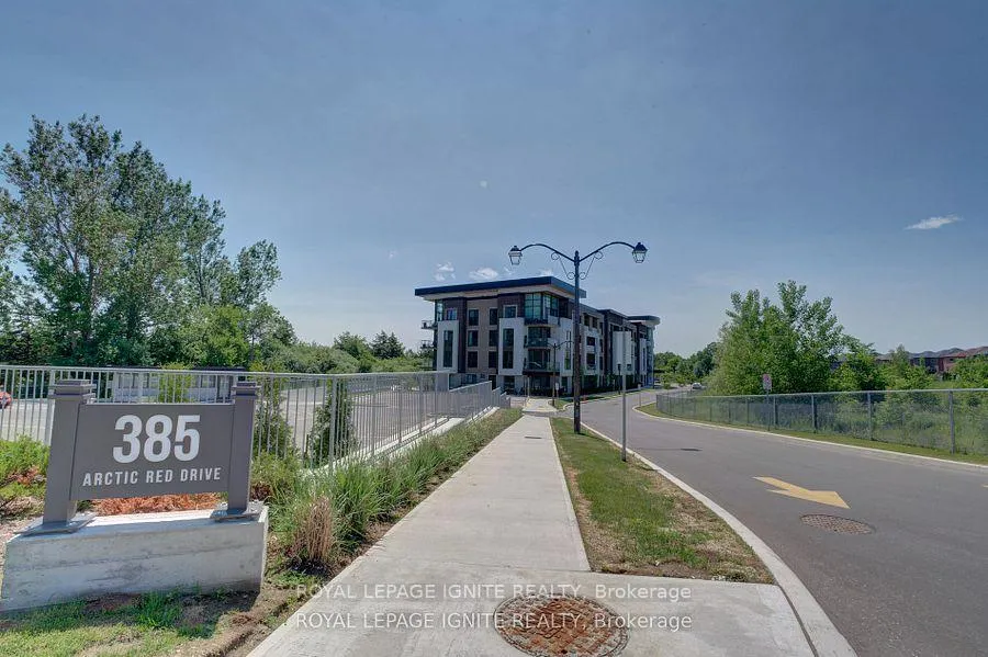 Photo 3 of Unit 327, 385 Arctic Red Drive, Oshawa, Windfields — HOMEH