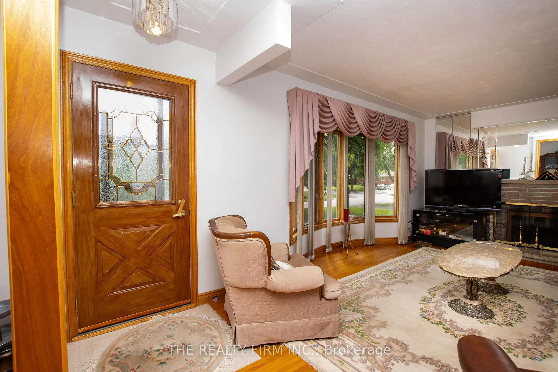 Photo 6 of 287 Panorama Crescent, London, South J — HOMEH