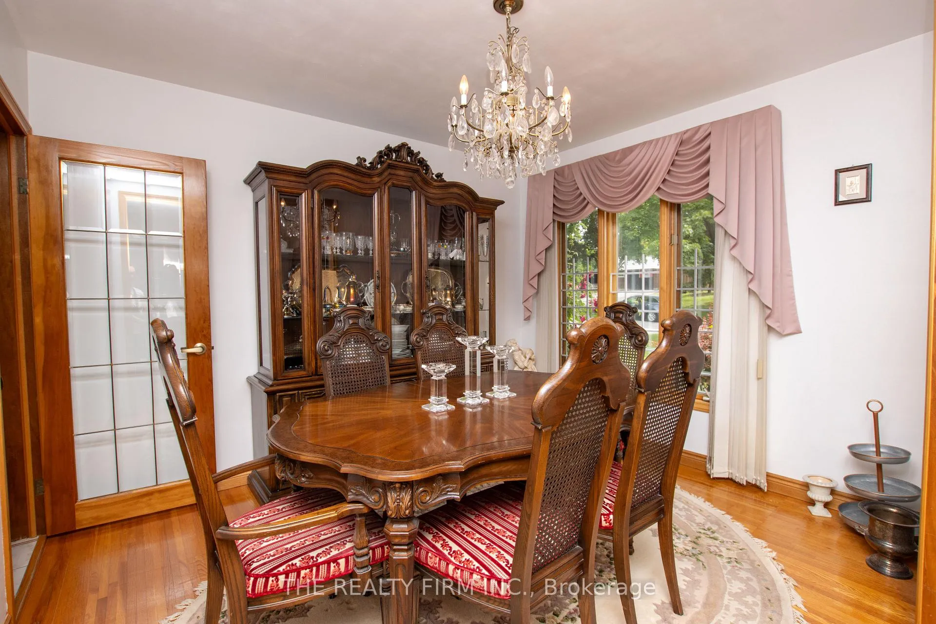 Photo 8 of 287 Panorama Crescent, London, South J — HOMEH